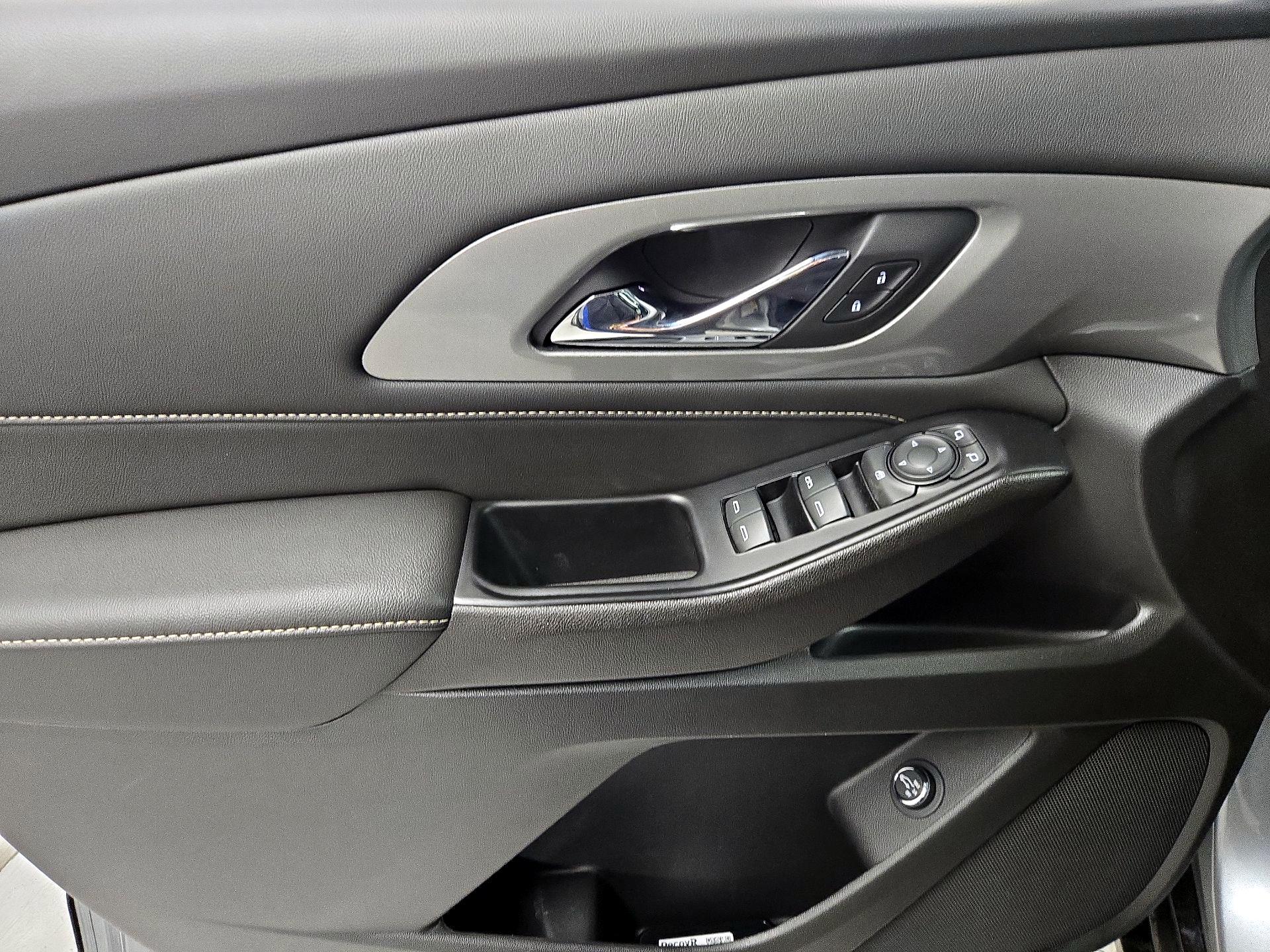 Thumbnail: 2023 Chevrolet Traverse - 12