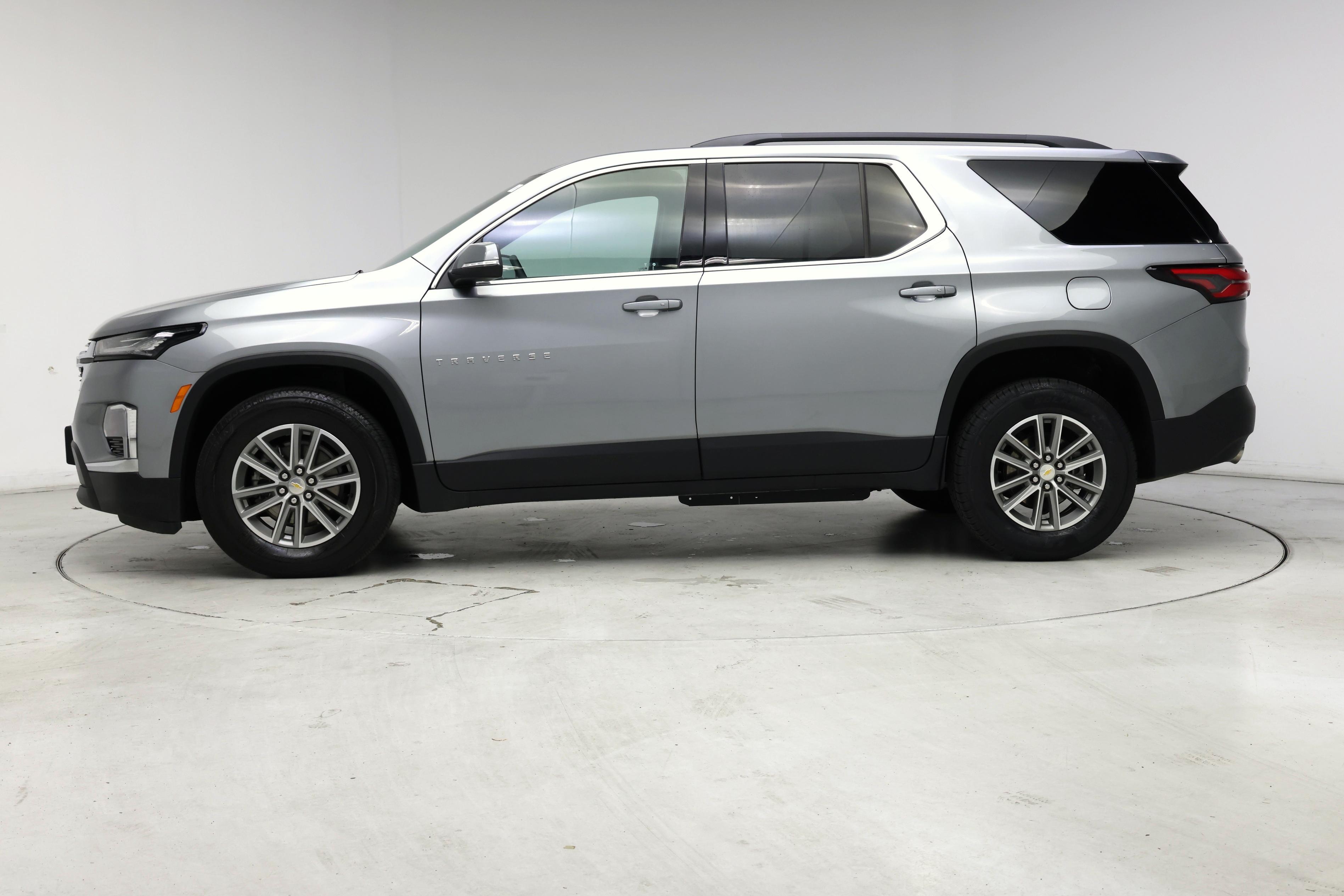 Thumbnail: 2023 Chevrolet Traverse - 3