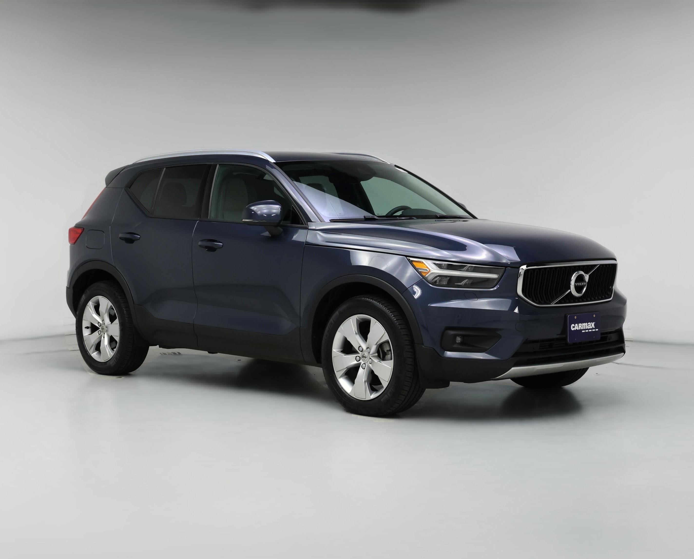 Thumbnail: 2022 Volvo XC40 - 1