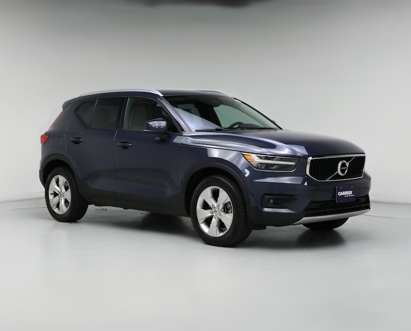 2022 Volvo XC40 T5 Momentum