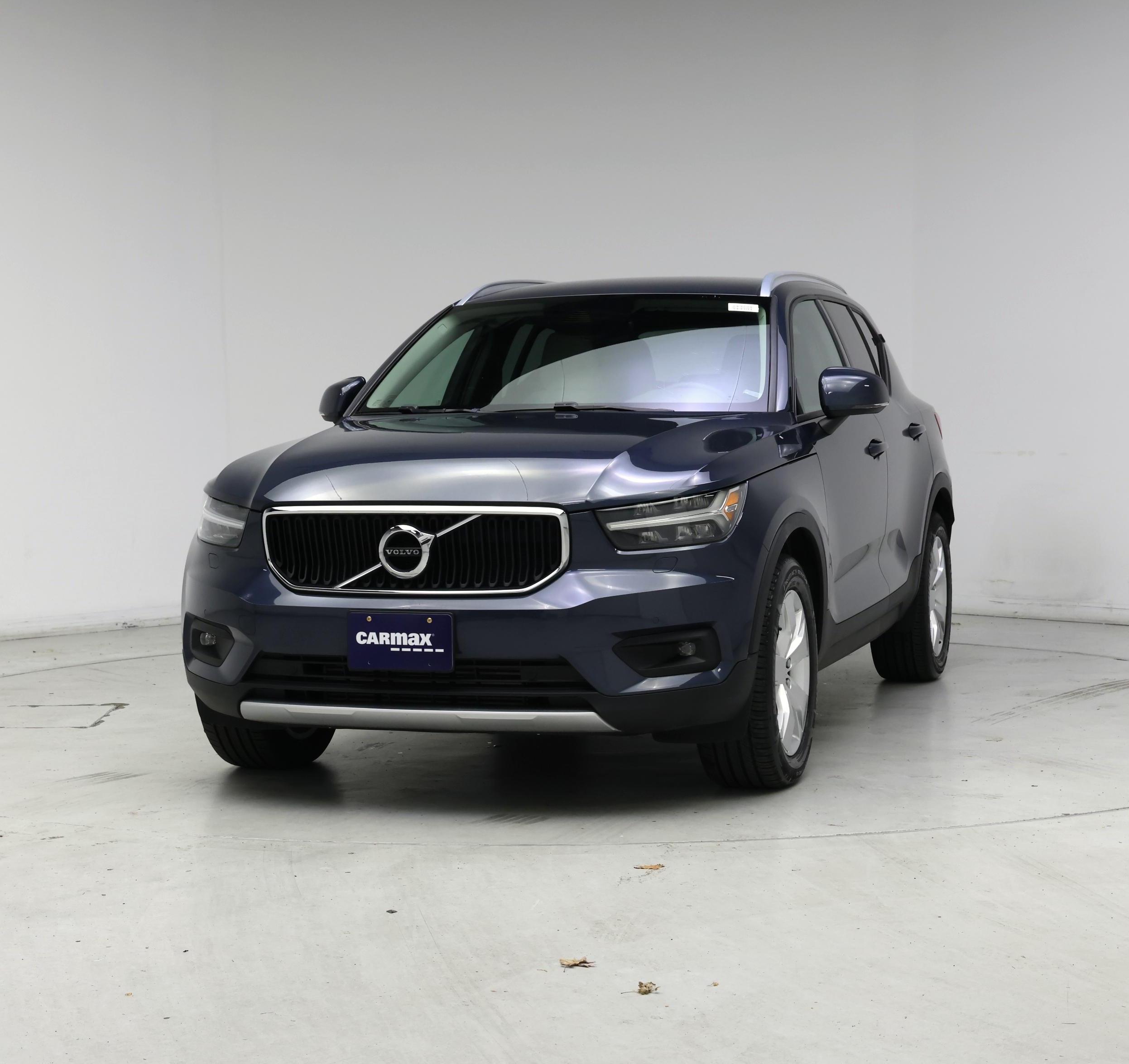 Thumbnail: 2022 Volvo XC40 - 4