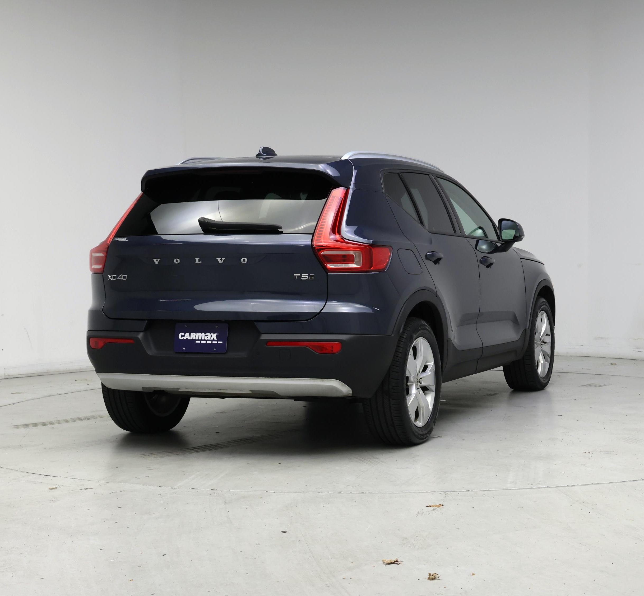 Thumbnail: 2022 Volvo XC40 - 8