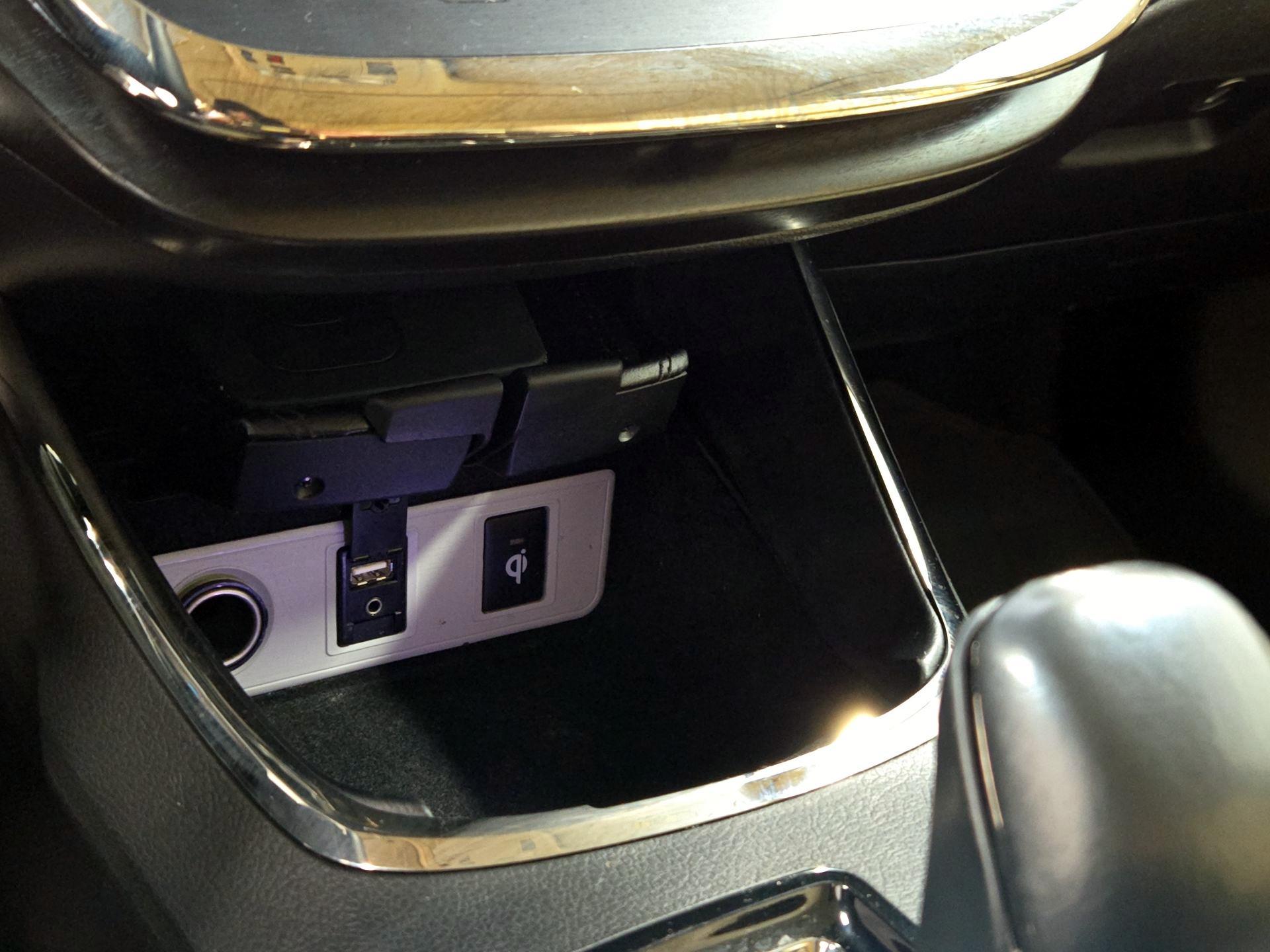 Thumbnail: 2016 Toyota Avalon - 18