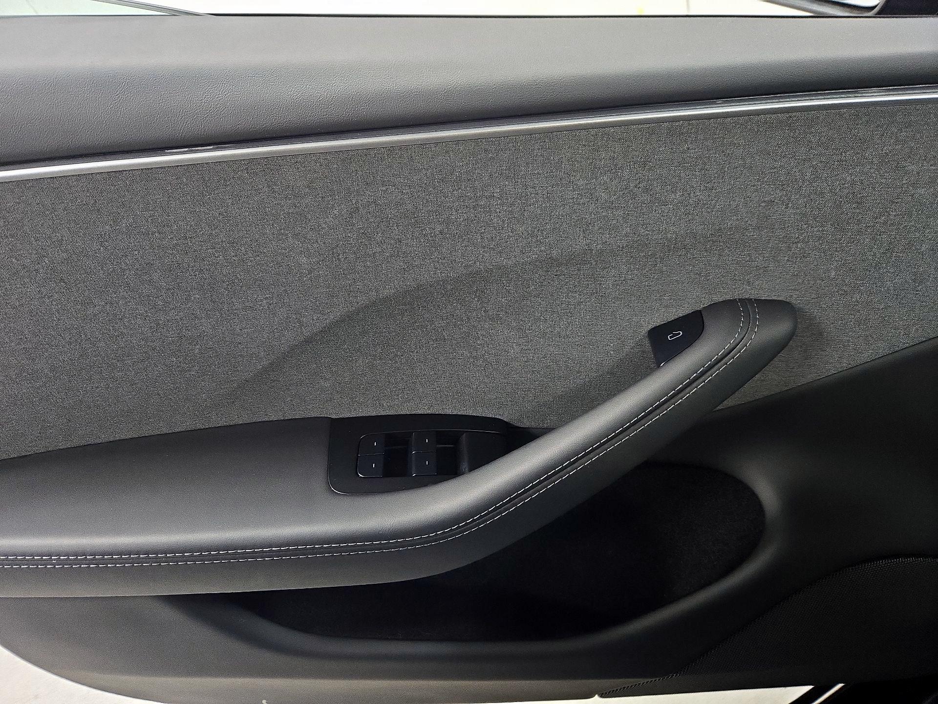 Thumbnail: 2025 Tesla Model 3 - 12