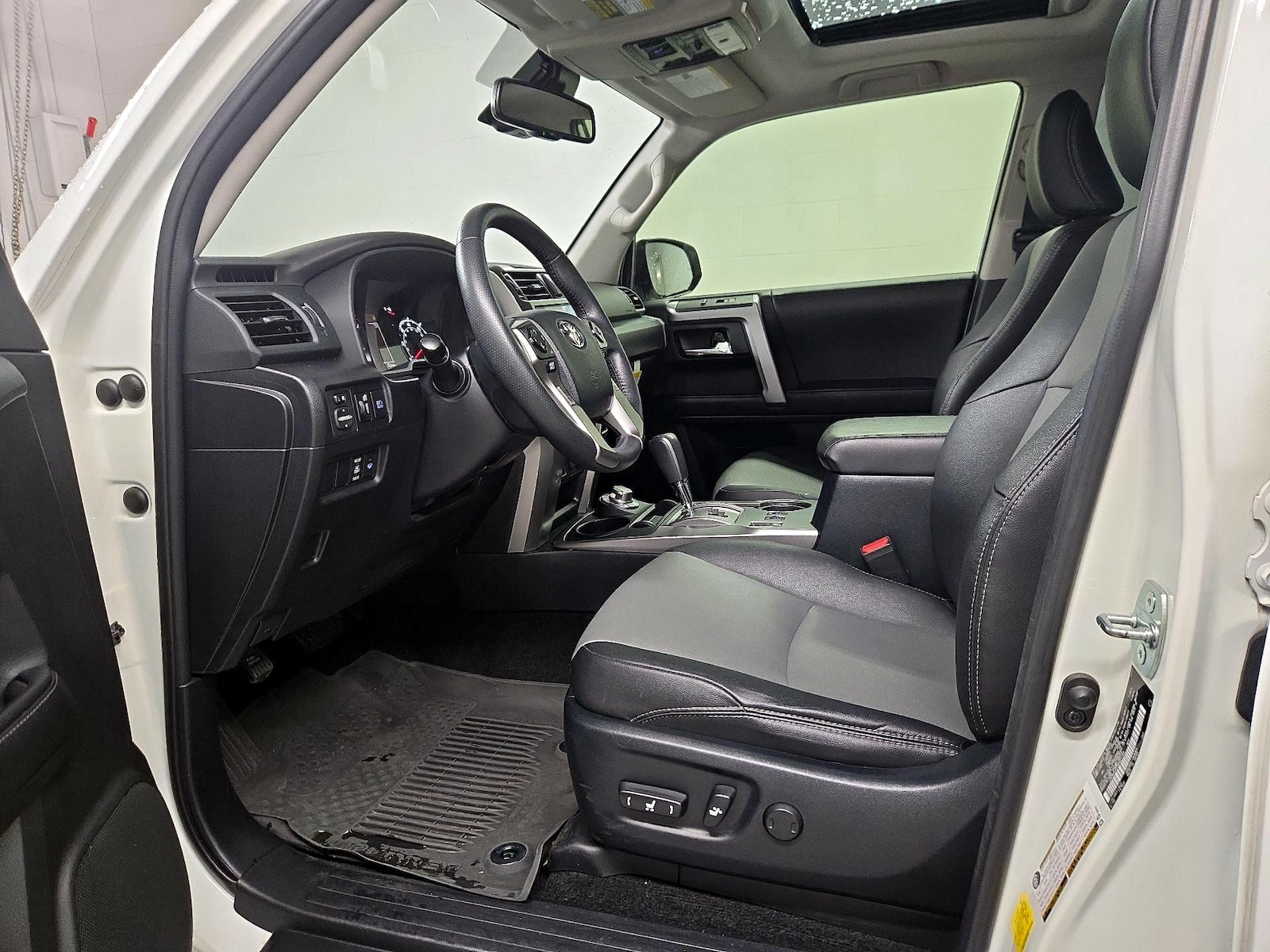 2022 Toyota 4Runner SR5 Premium - Photo 12