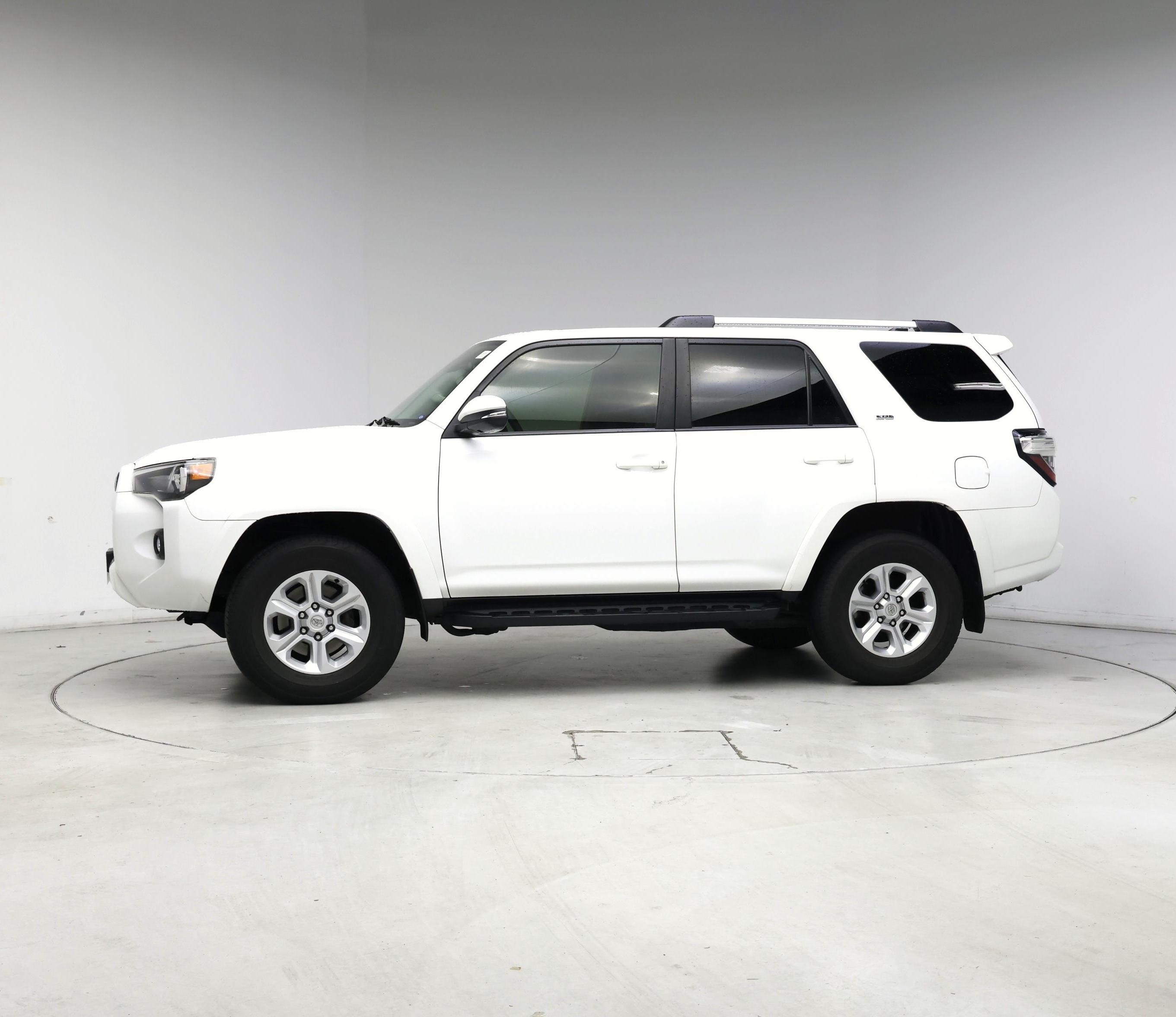 Thumbnail: 2022 Toyota 4Runner - 3