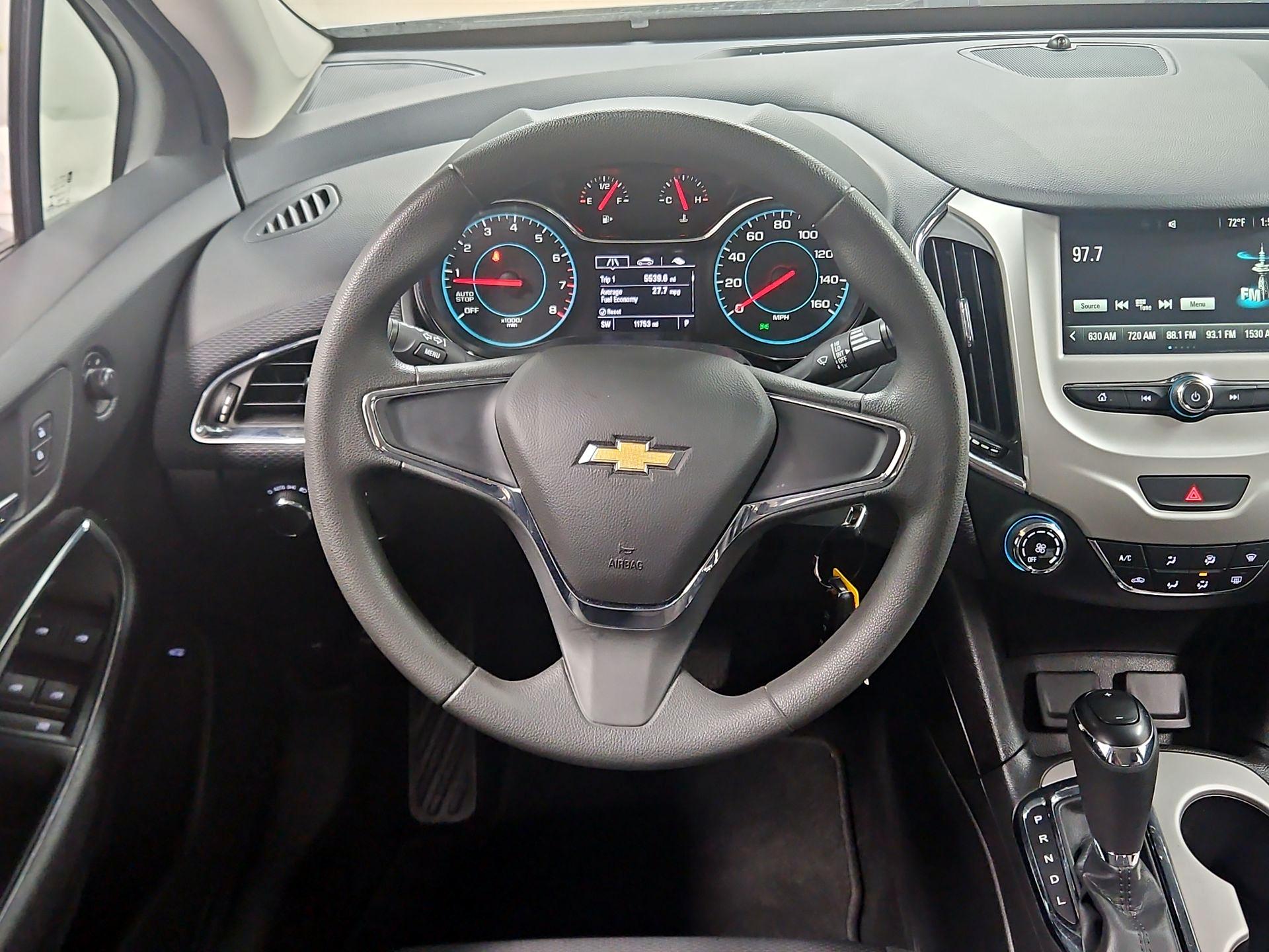 Thumbnail: 2016 Chevrolet Cruze - 10