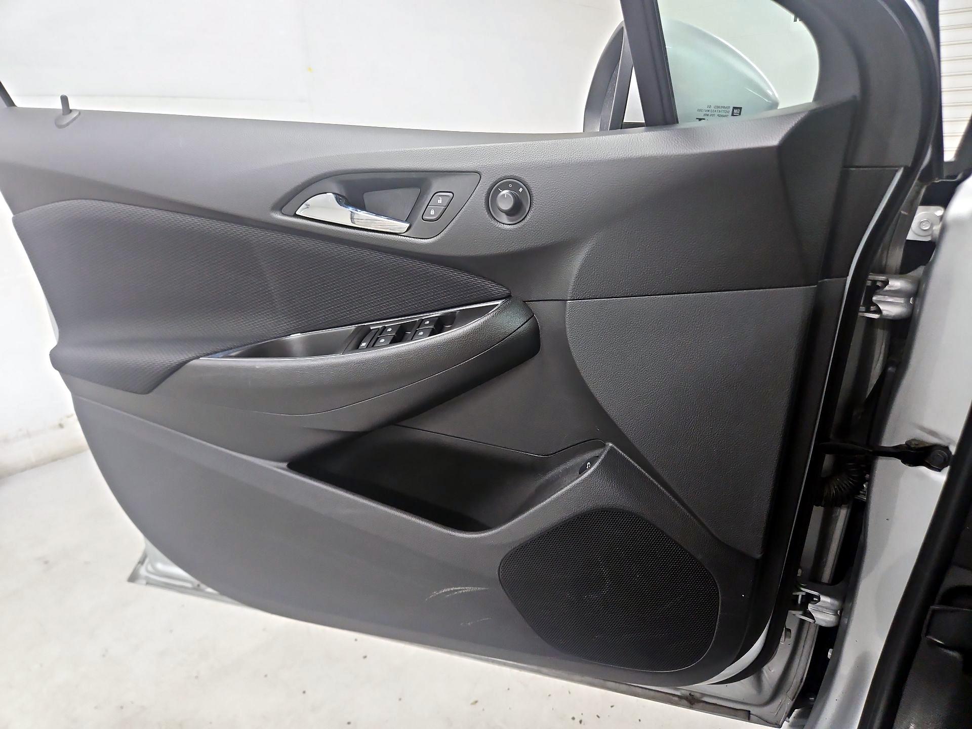 Thumbnail: 2016 Chevrolet Cruze - 12