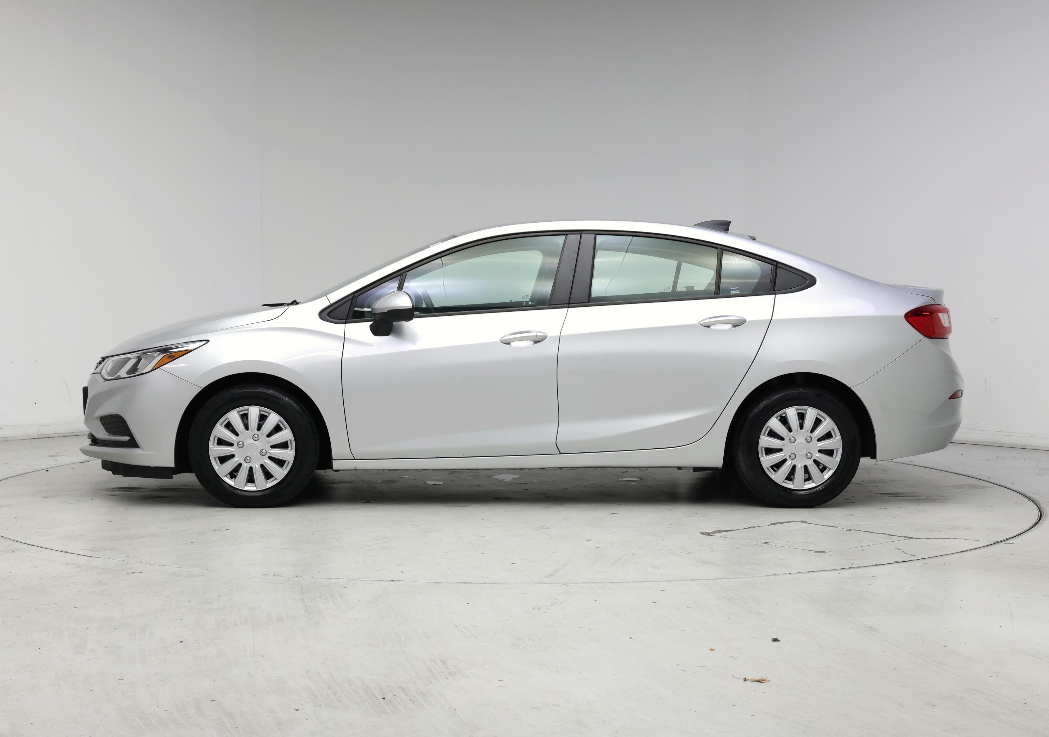 Thumbnail: 2016 Chevrolet Cruze - 3