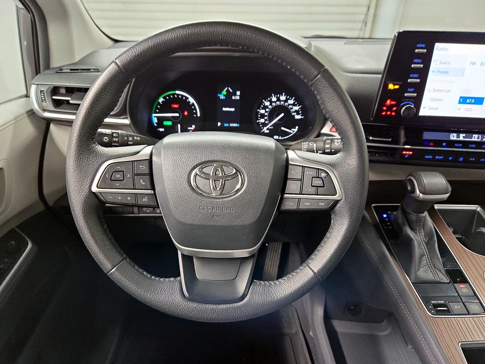 Thumbnail: 2022 Toyota Sienna - 10