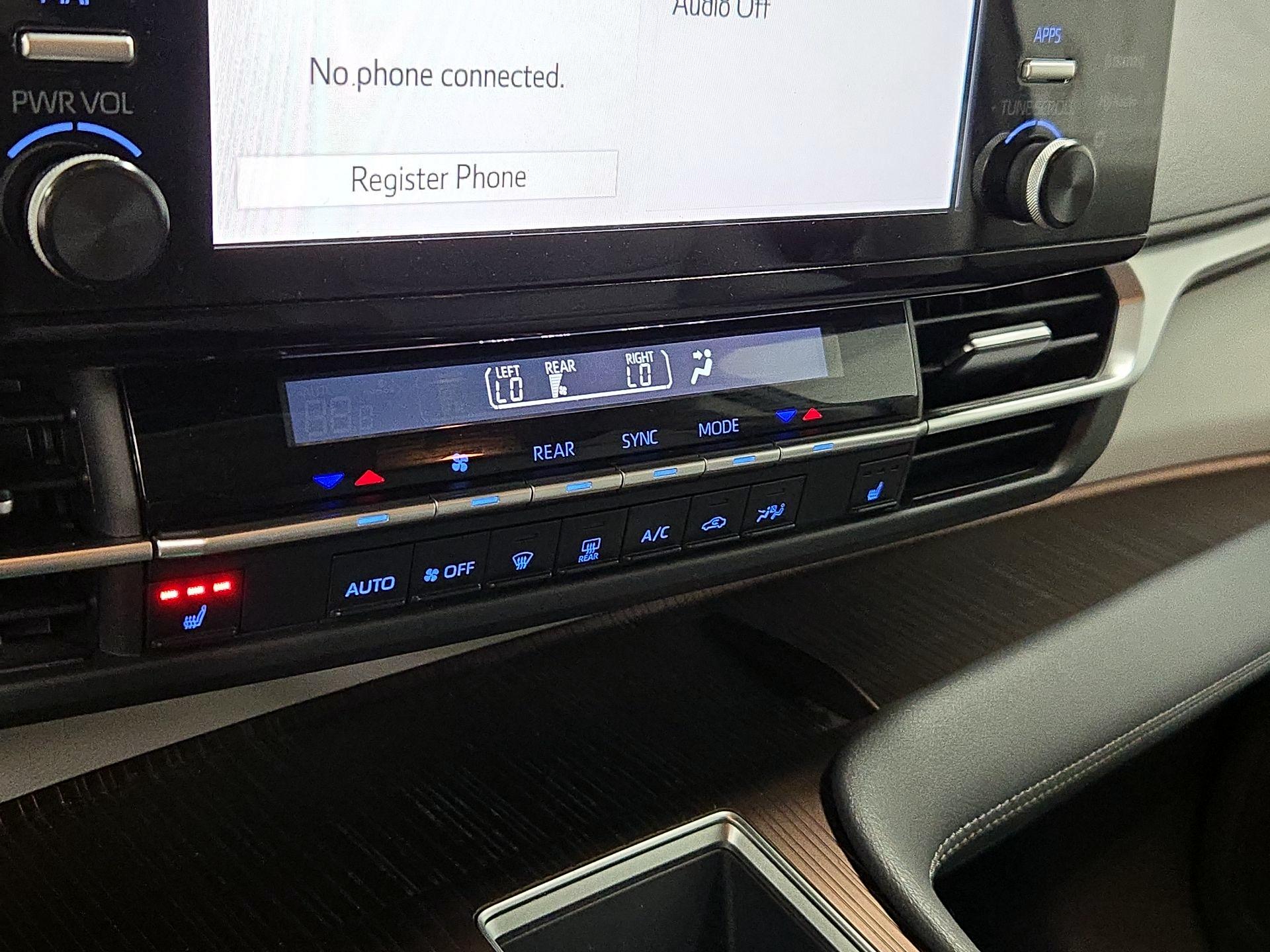 Thumbnail: 2022 Toyota Sienna - 16