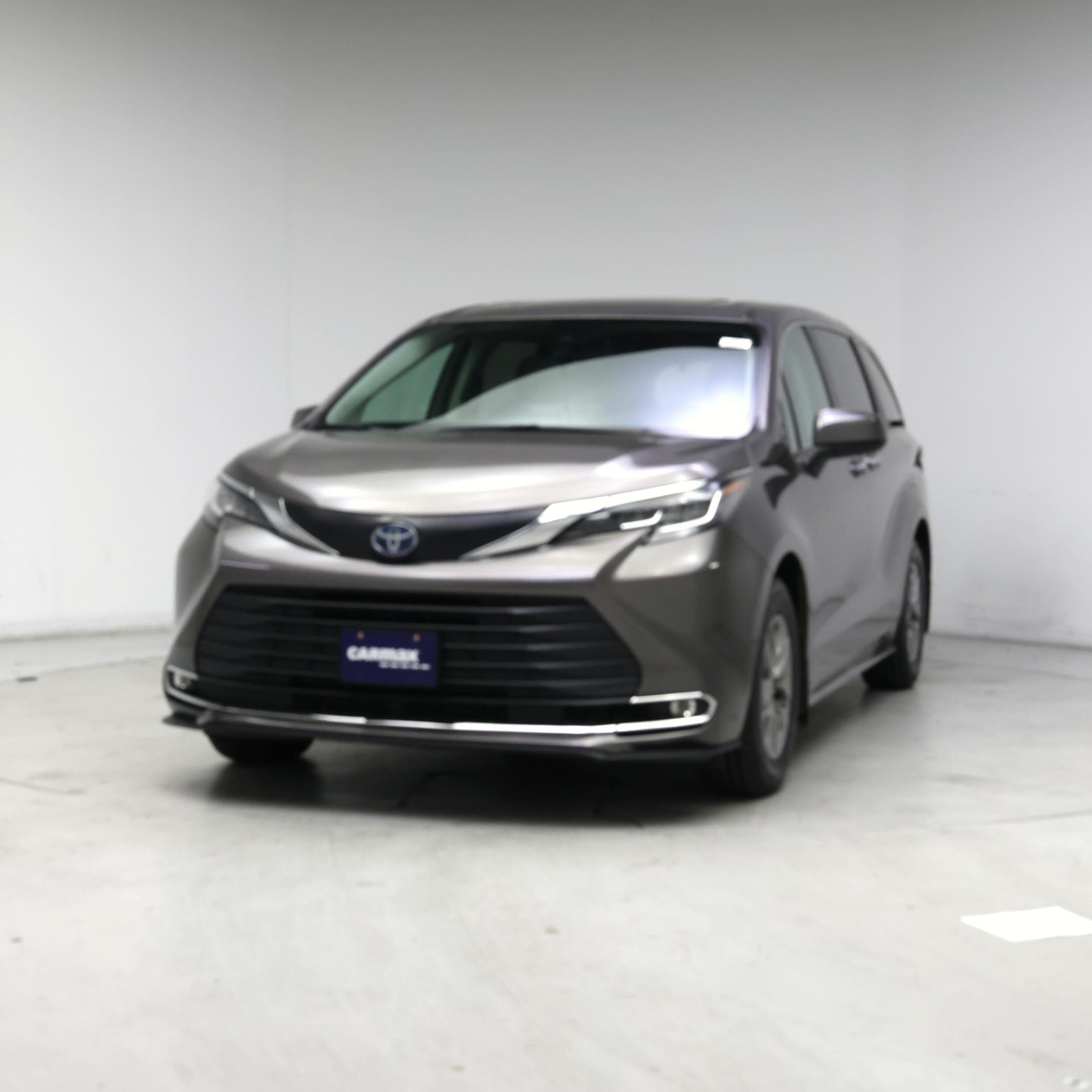 Thumbnail: 2022 Toyota Sienna - 4