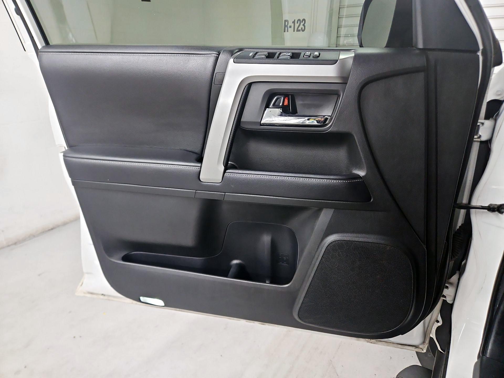 Thumbnail: 2018 Toyota 4Runner - 12