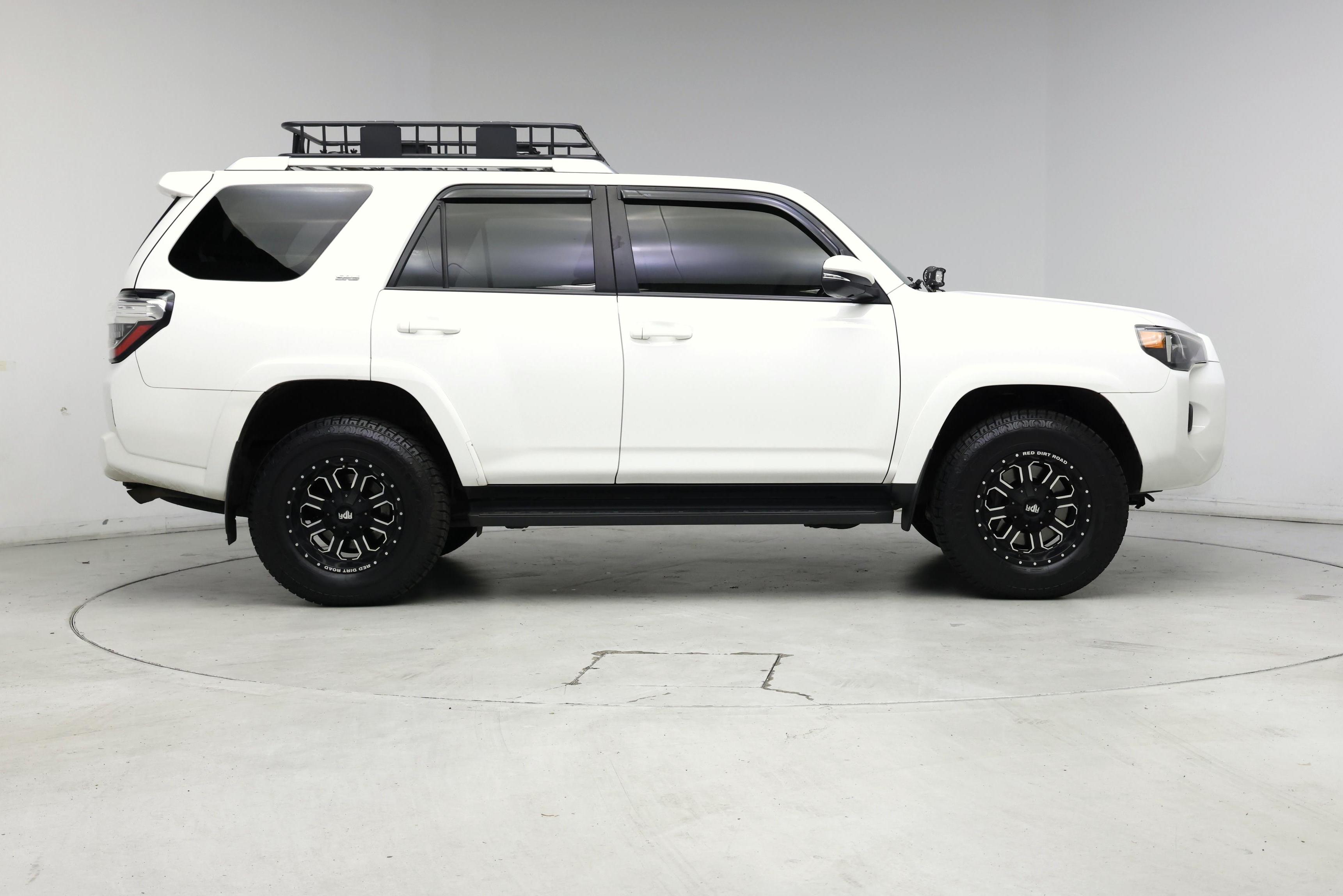 Thumbnail: 2018 Toyota 4Runner - 7