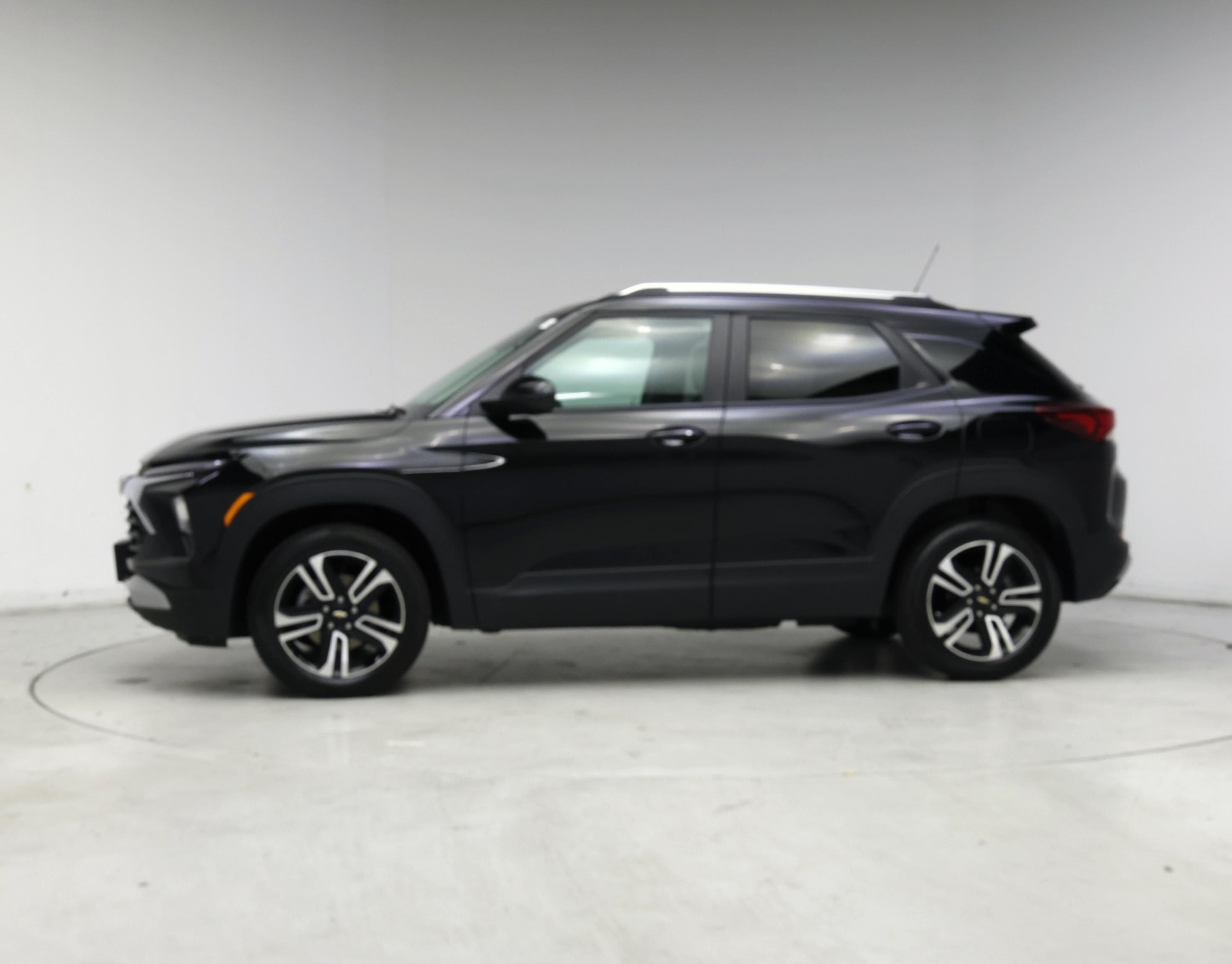 Thumbnail: 2024 Chevrolet TrailBlazer - 3