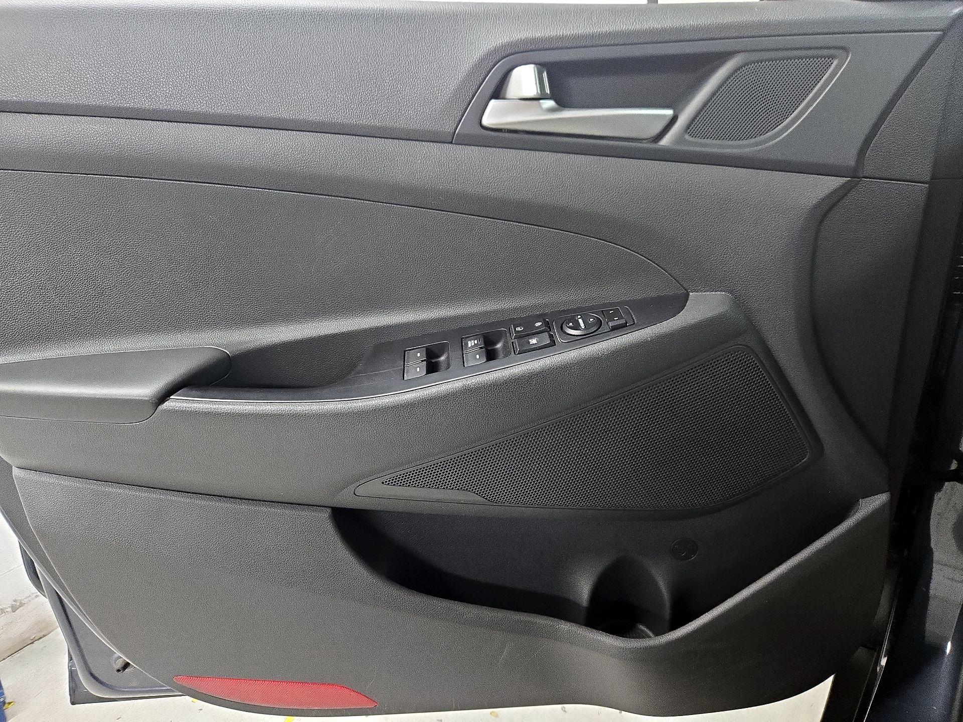 Thumbnail: 2020 Hyundai Tucson - 12