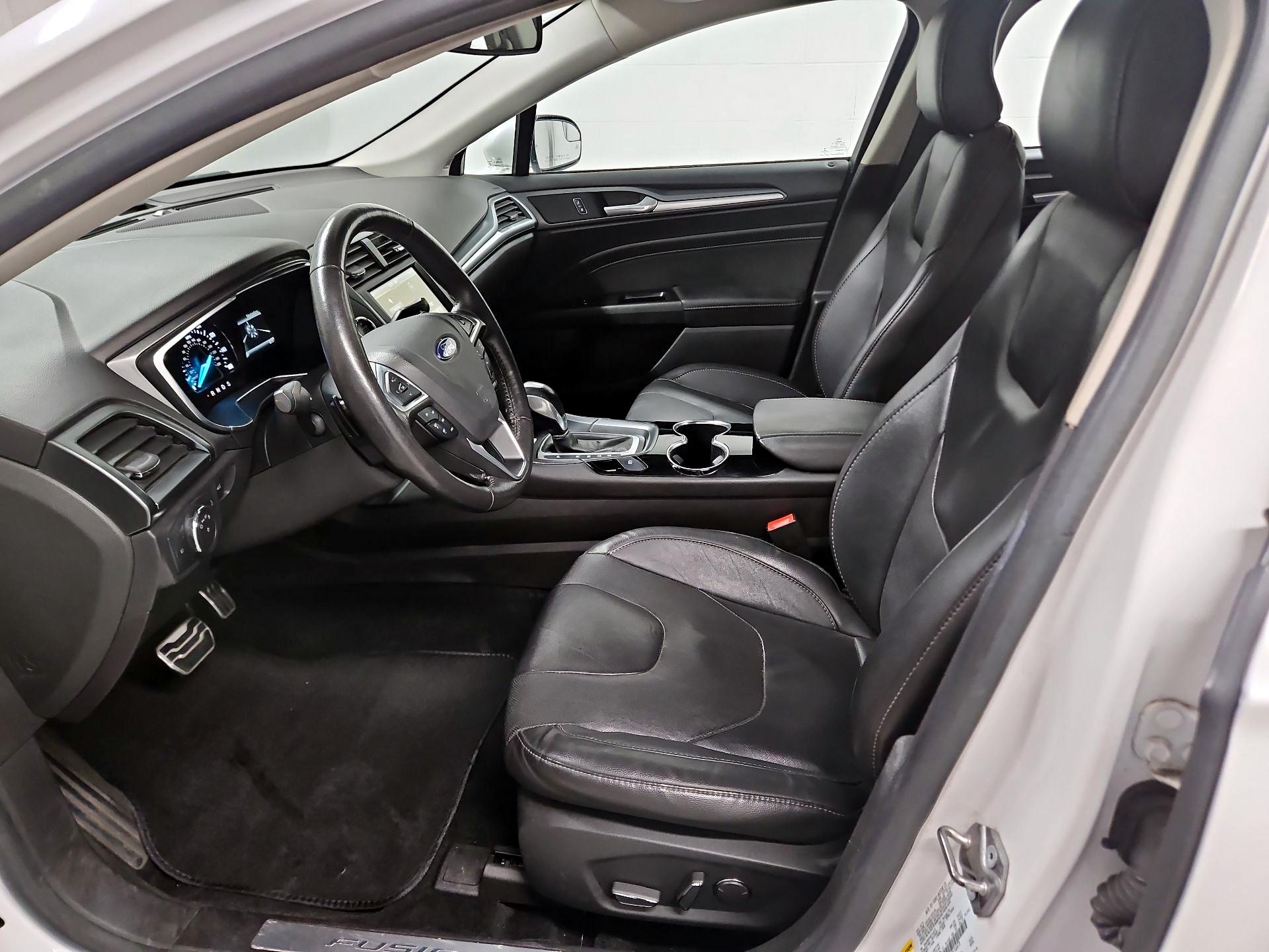 Thumbnail: 2016 Ford Fusion - 11