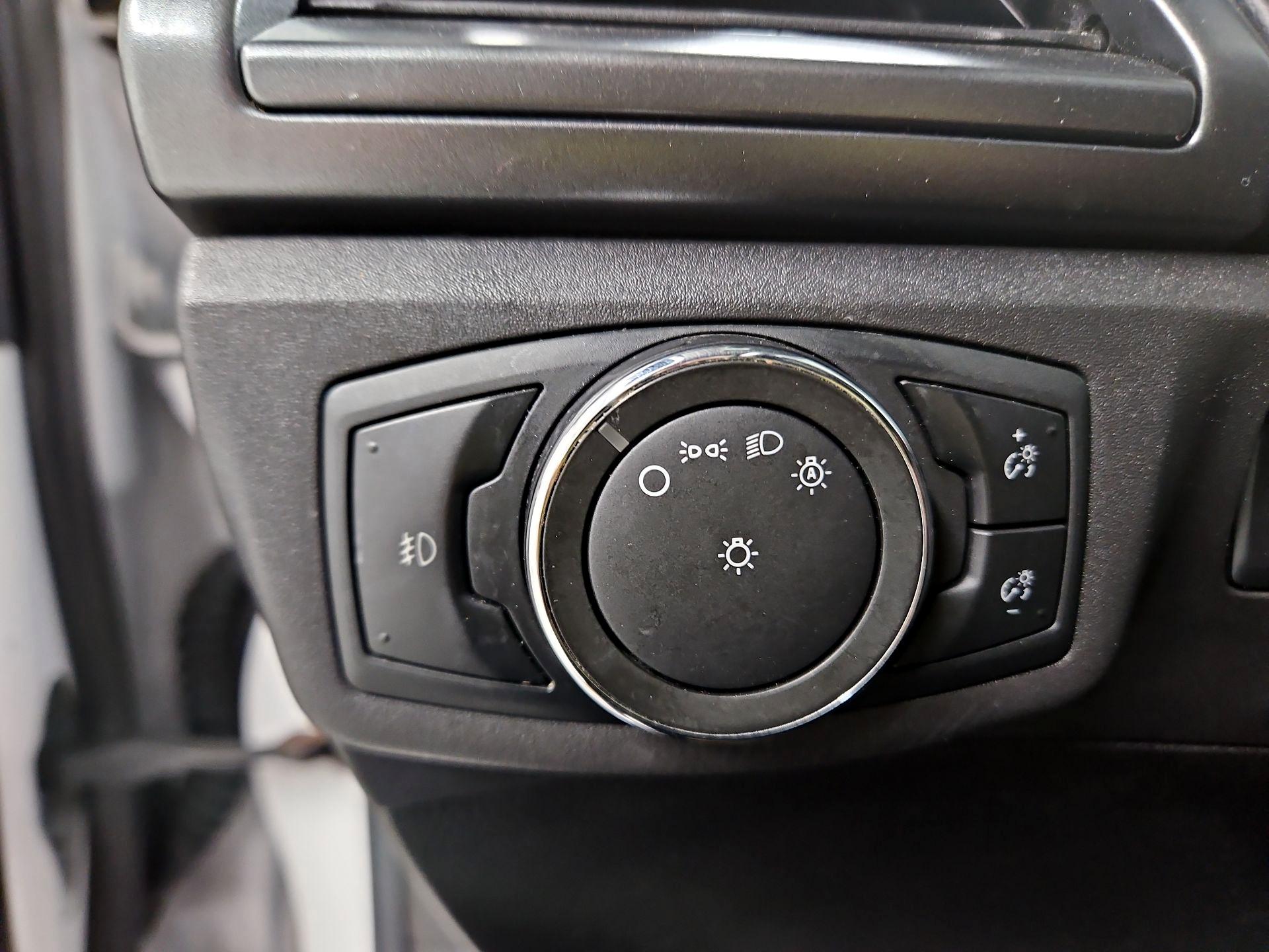 Thumbnail: 2016 Ford Fusion - 13