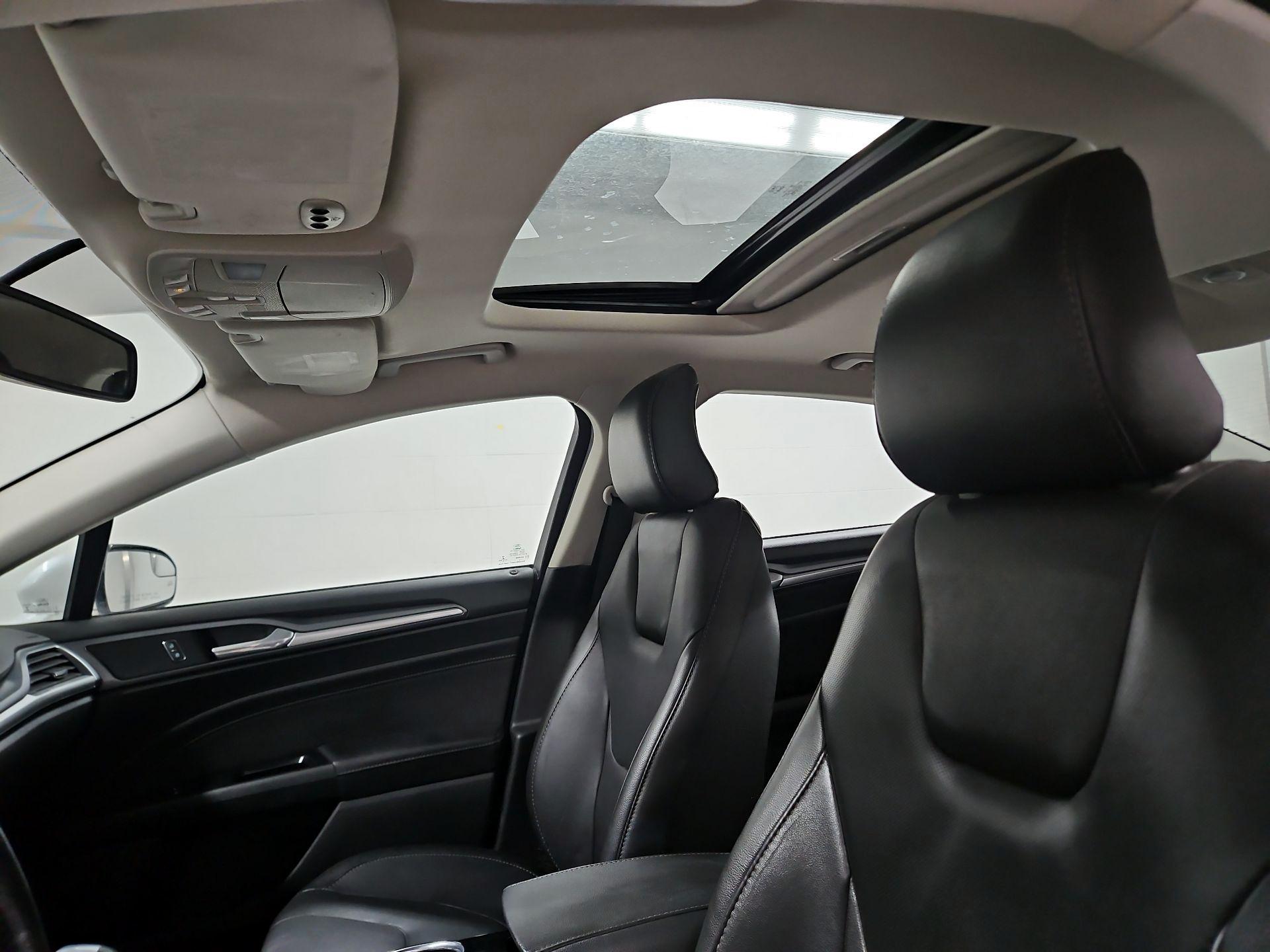 Thumbnail: 2016 Ford Fusion - 19