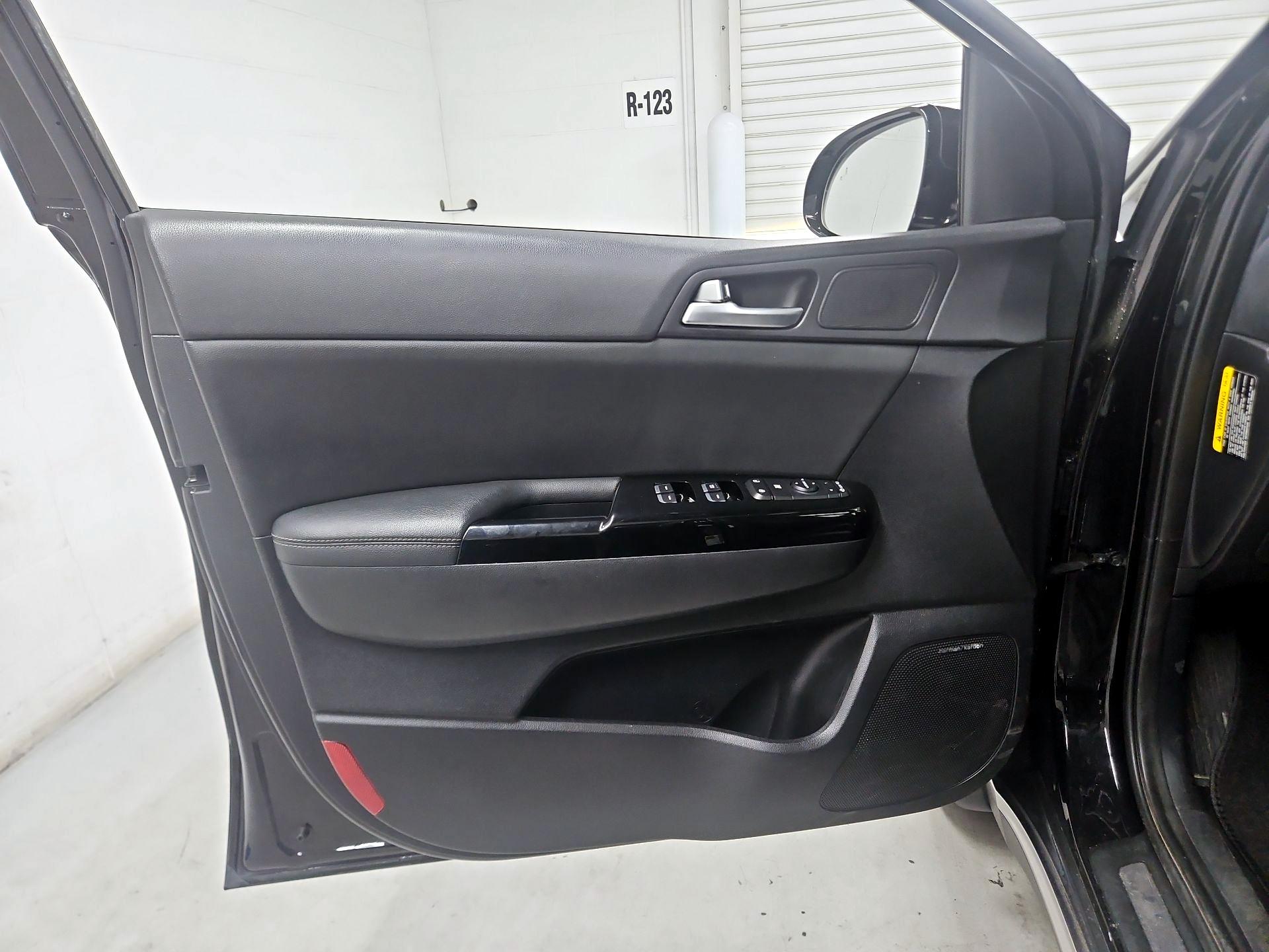 Thumbnail: 2019 Kia Sportage - 12