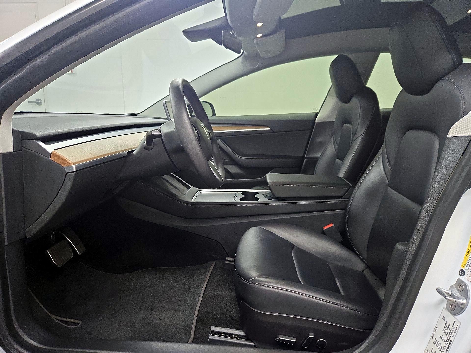 Thumbnail: 2021 Tesla Model 3 - 11