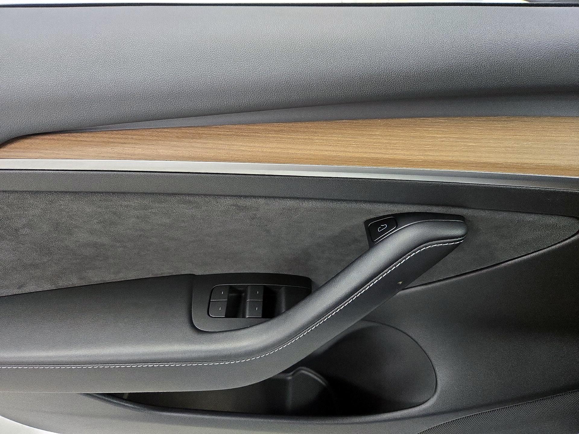 Thumbnail: 2021 Tesla Model 3 - 12