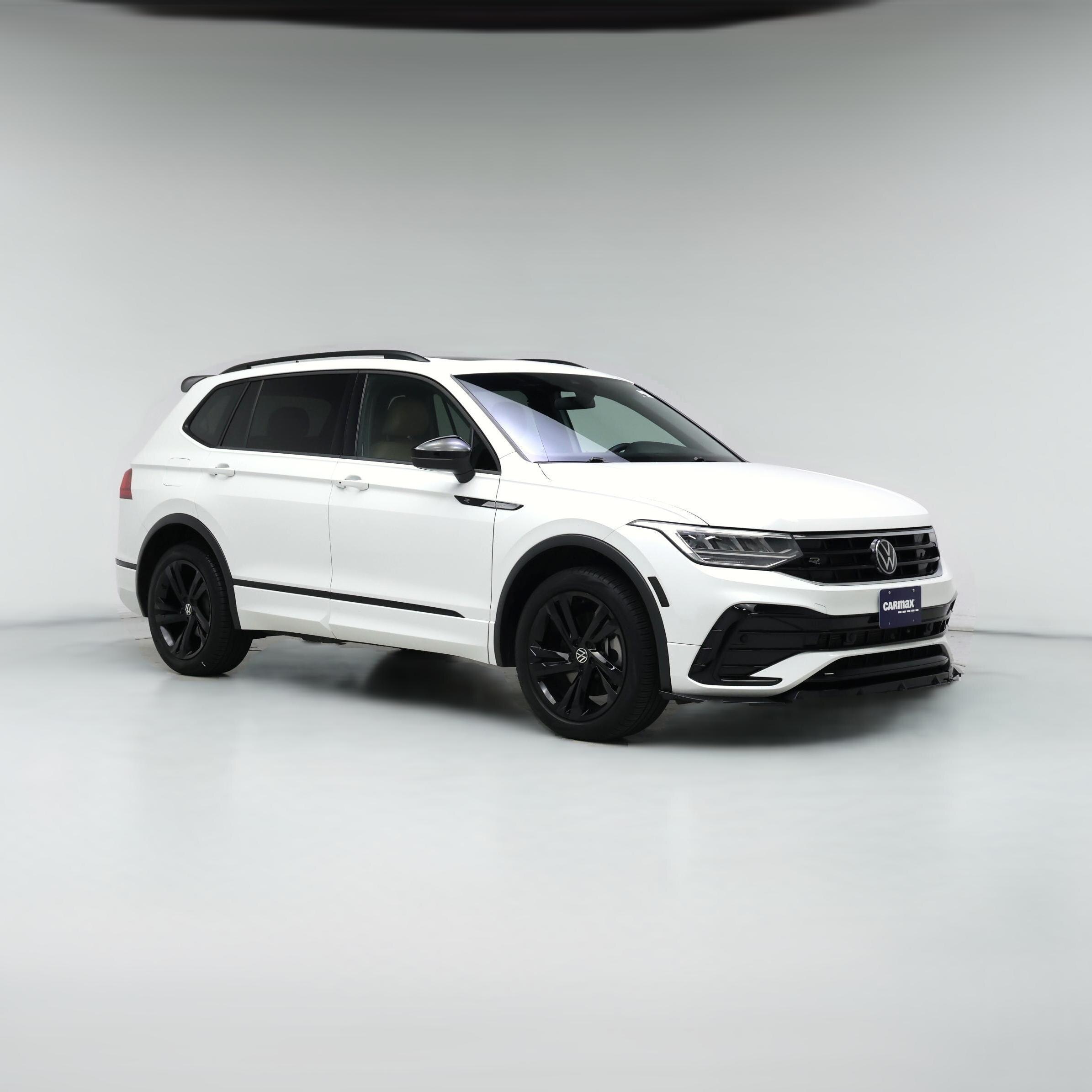 Thumbnail: 2023 Volkswagen Tiguan - 1