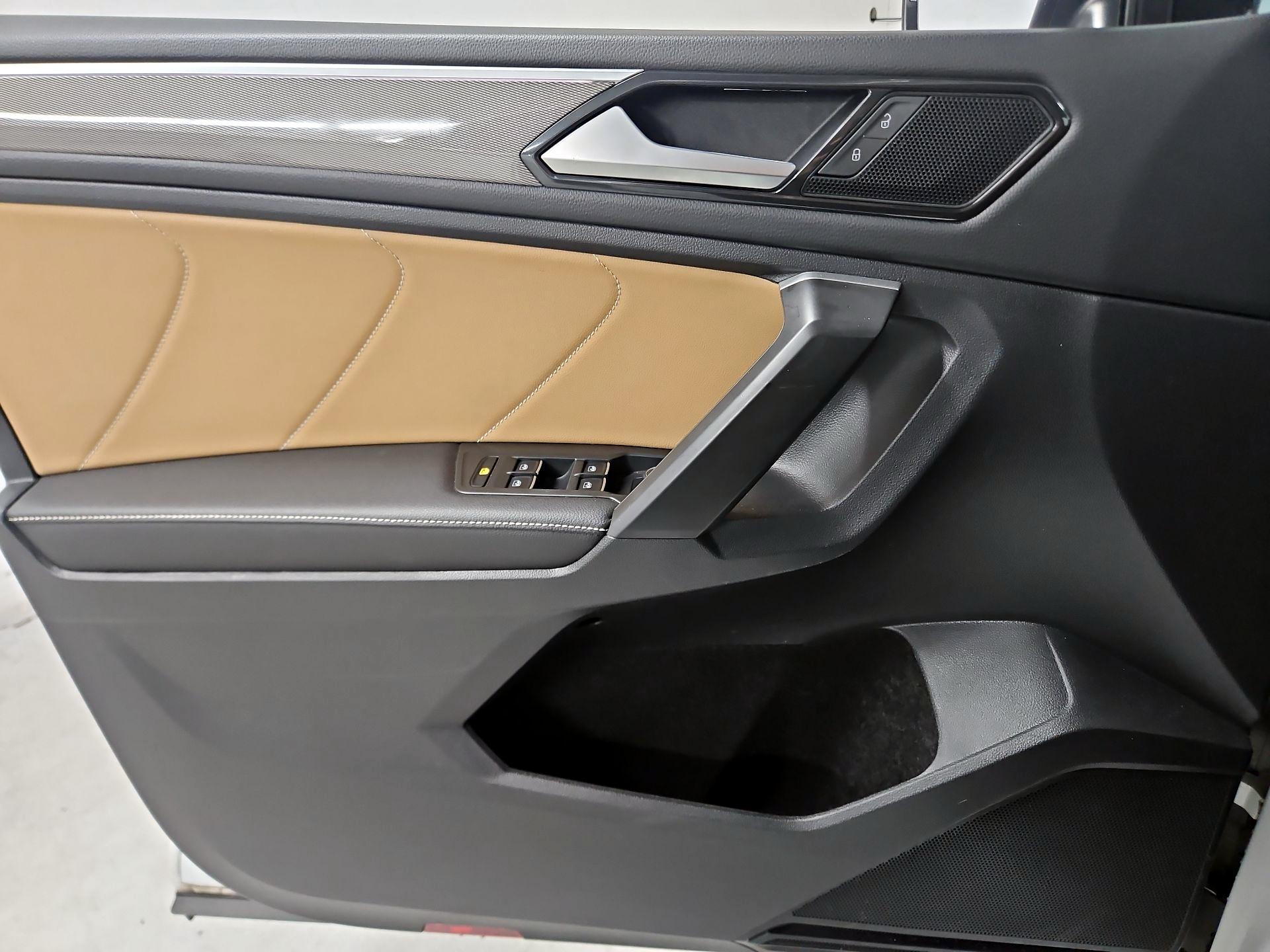 Thumbnail: 2023 Volkswagen Tiguan - 12