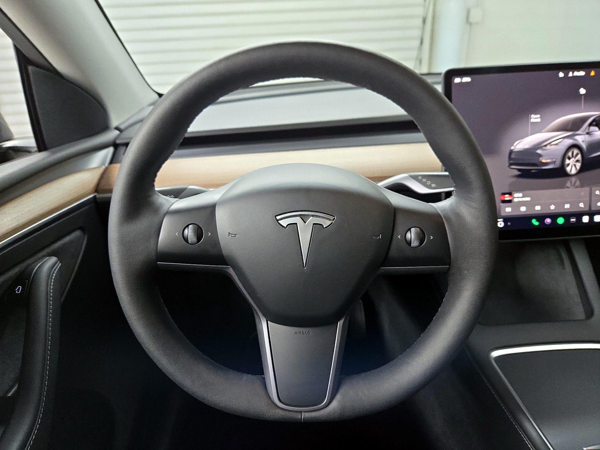 Thumbnail: 2023 Tesla Model Y - 10