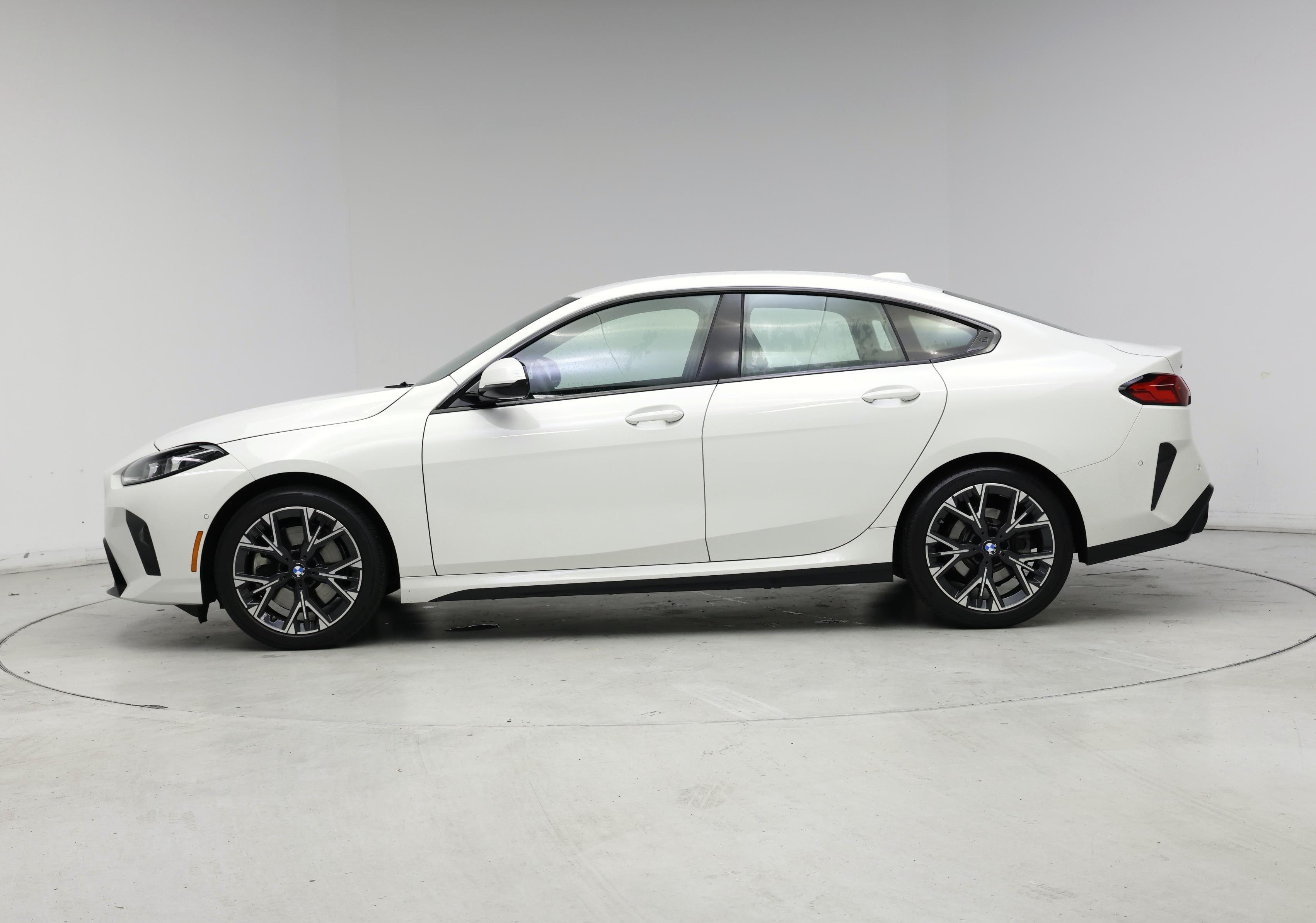 Thumbnail: 2025 BMW 2 Series - 3