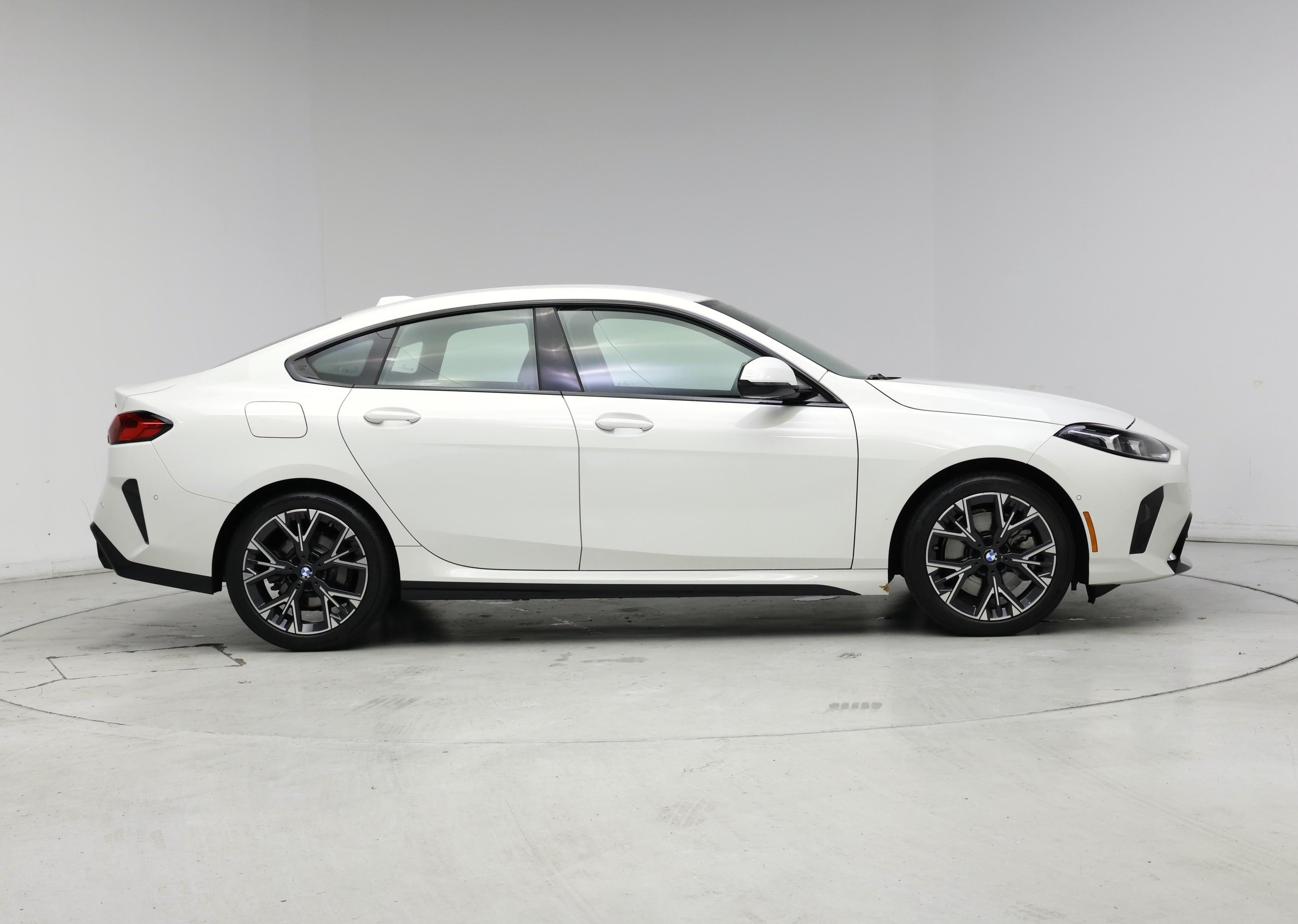 Thumbnail: 2025 BMW 2 Series - 7