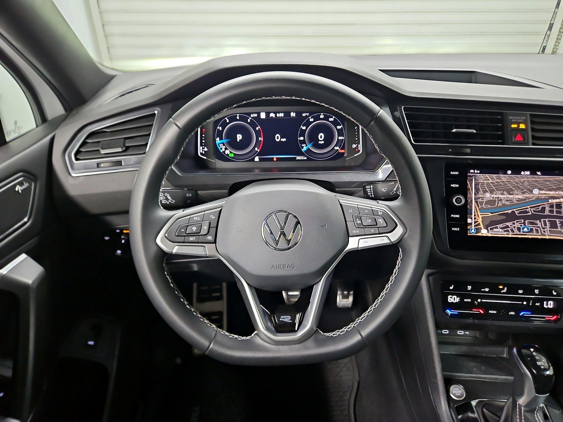 Thumbnail: 2023 Volkswagen Tiguan - 10