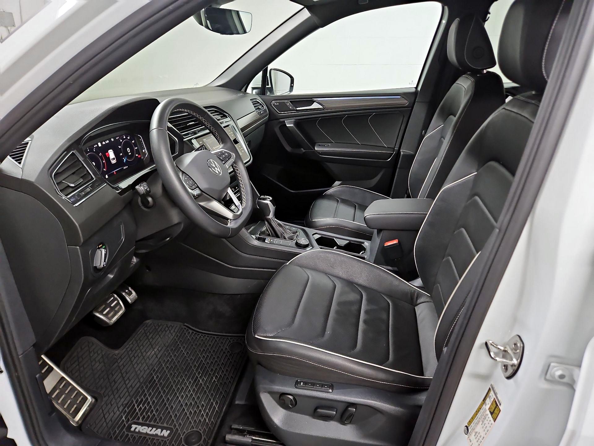 Thumbnail: 2023 Volkswagen Tiguan - 11