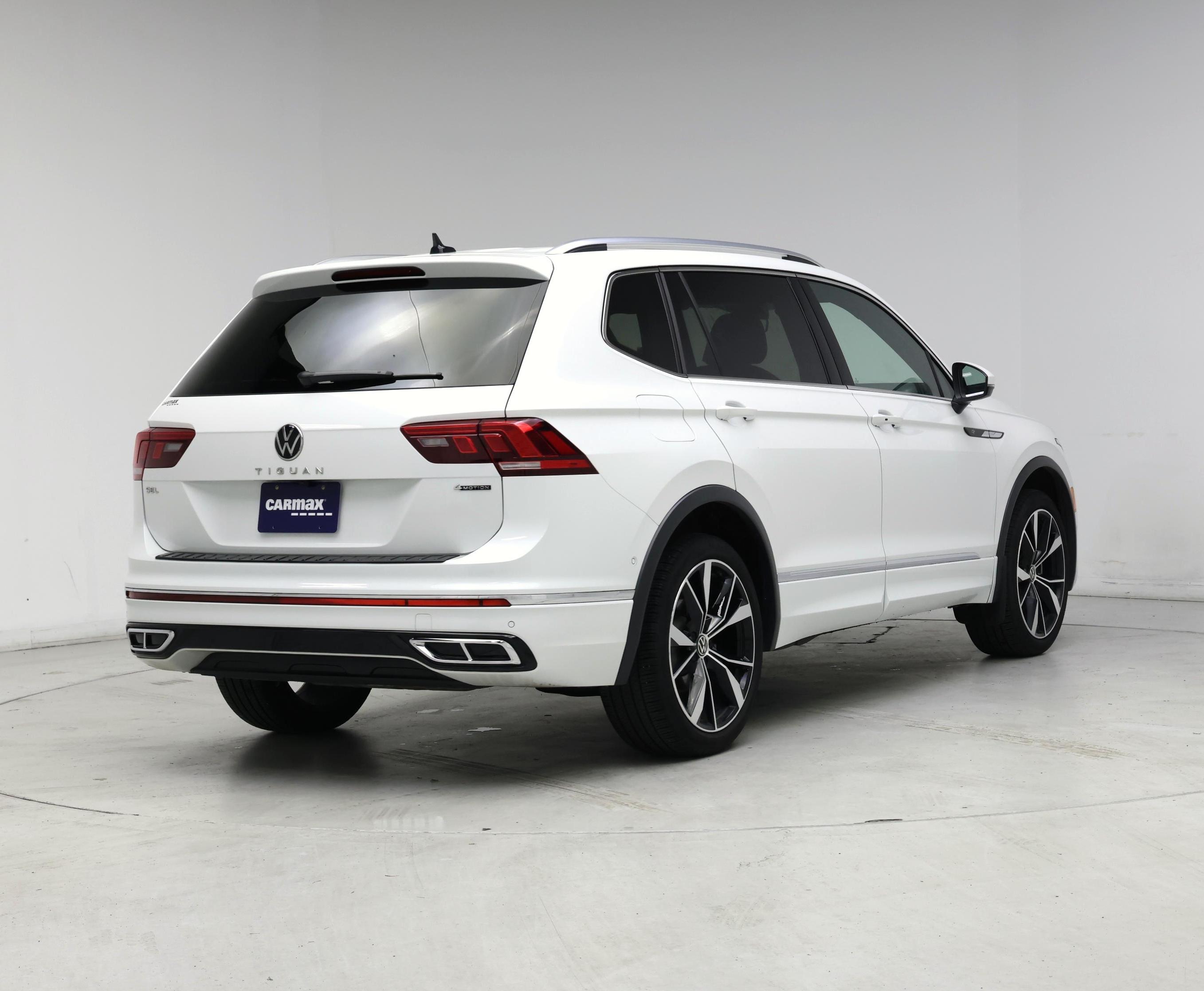 Thumbnail: 2023 Volkswagen Tiguan - 8