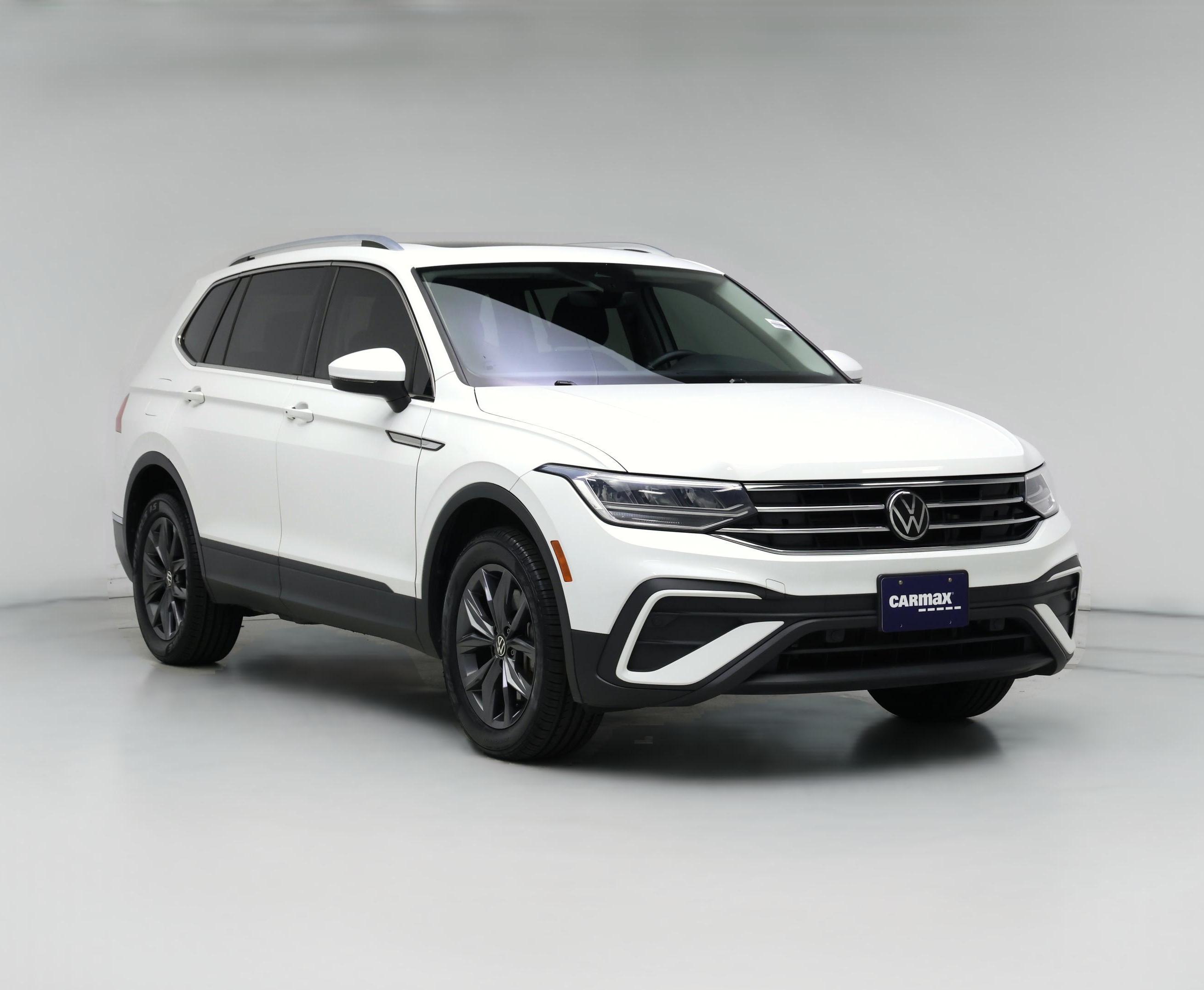 Thumbnail: 2022 Volkswagen Tiguan - 1