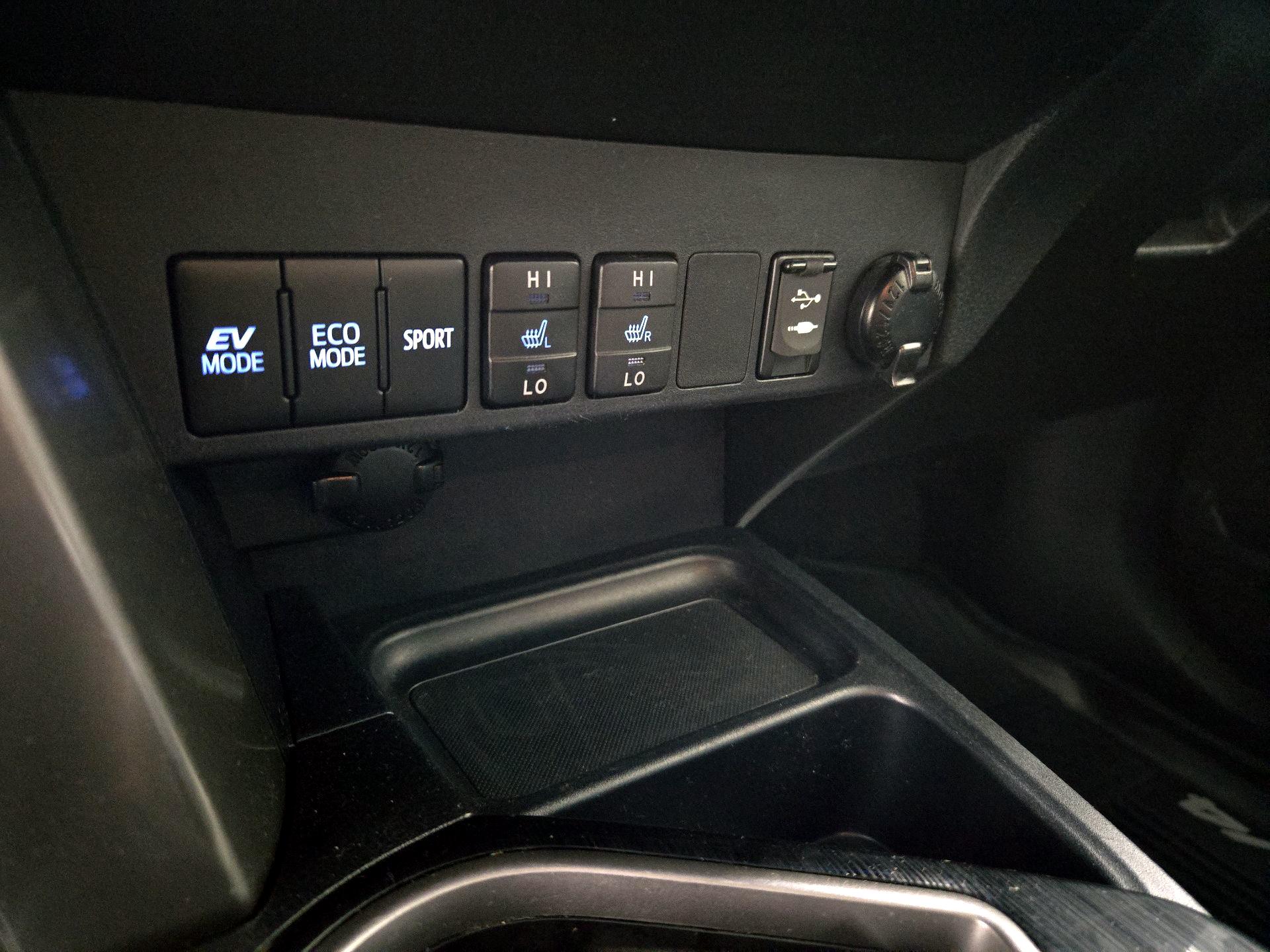 Thumbnail: 2017 Toyota RAV4 - 19