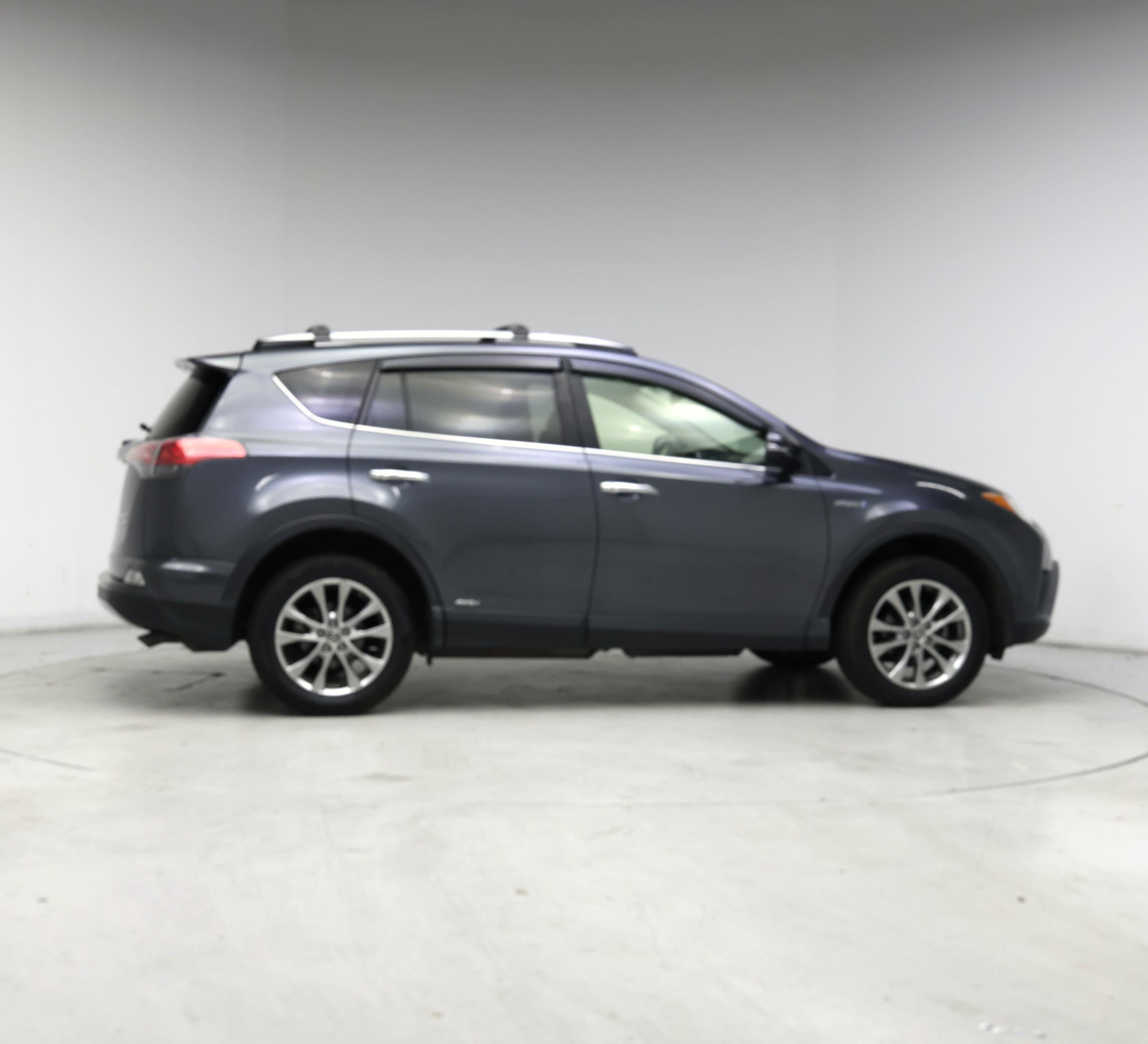 Thumbnail: 2017 Toyota RAV4 - 7