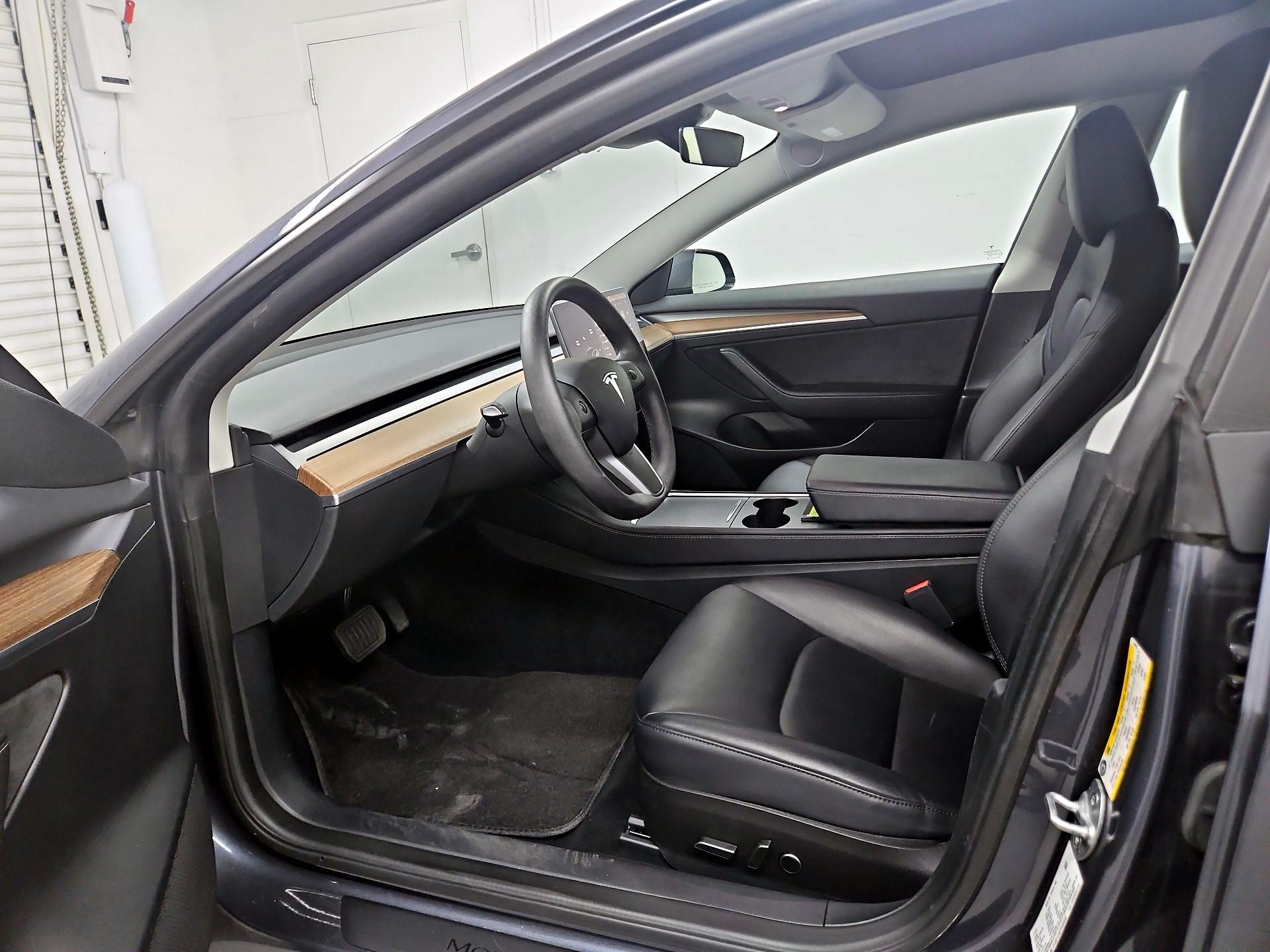 Thumbnail: 2023 Tesla Model 3 - 11