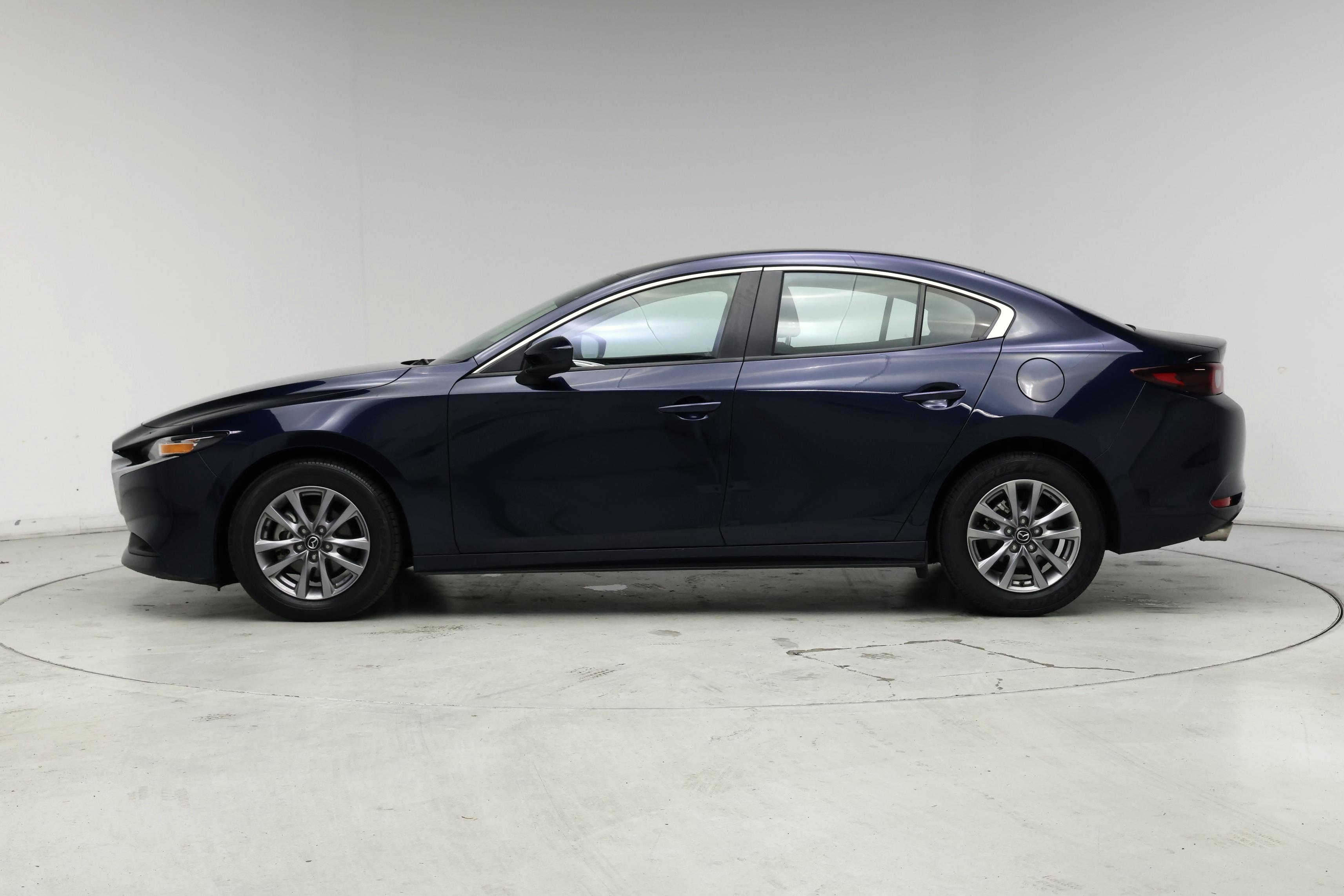 Thumbnail: 2022 Mazda Mazda3 - 3