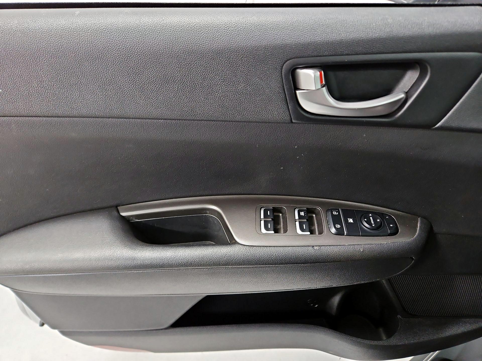 Thumbnail: 2020 Kia Optima - 12
