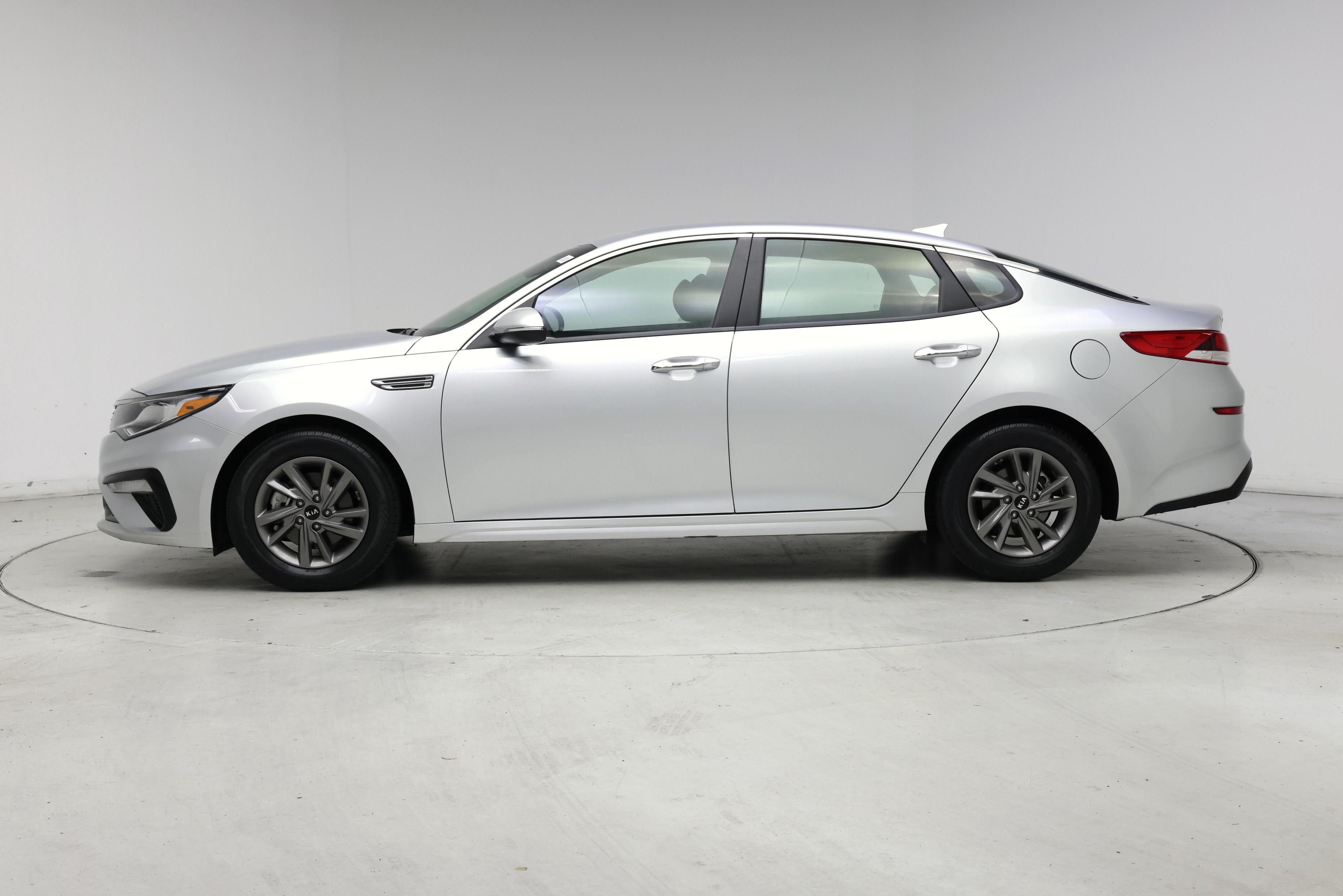 Thumbnail: 2020 Kia Optima - 3