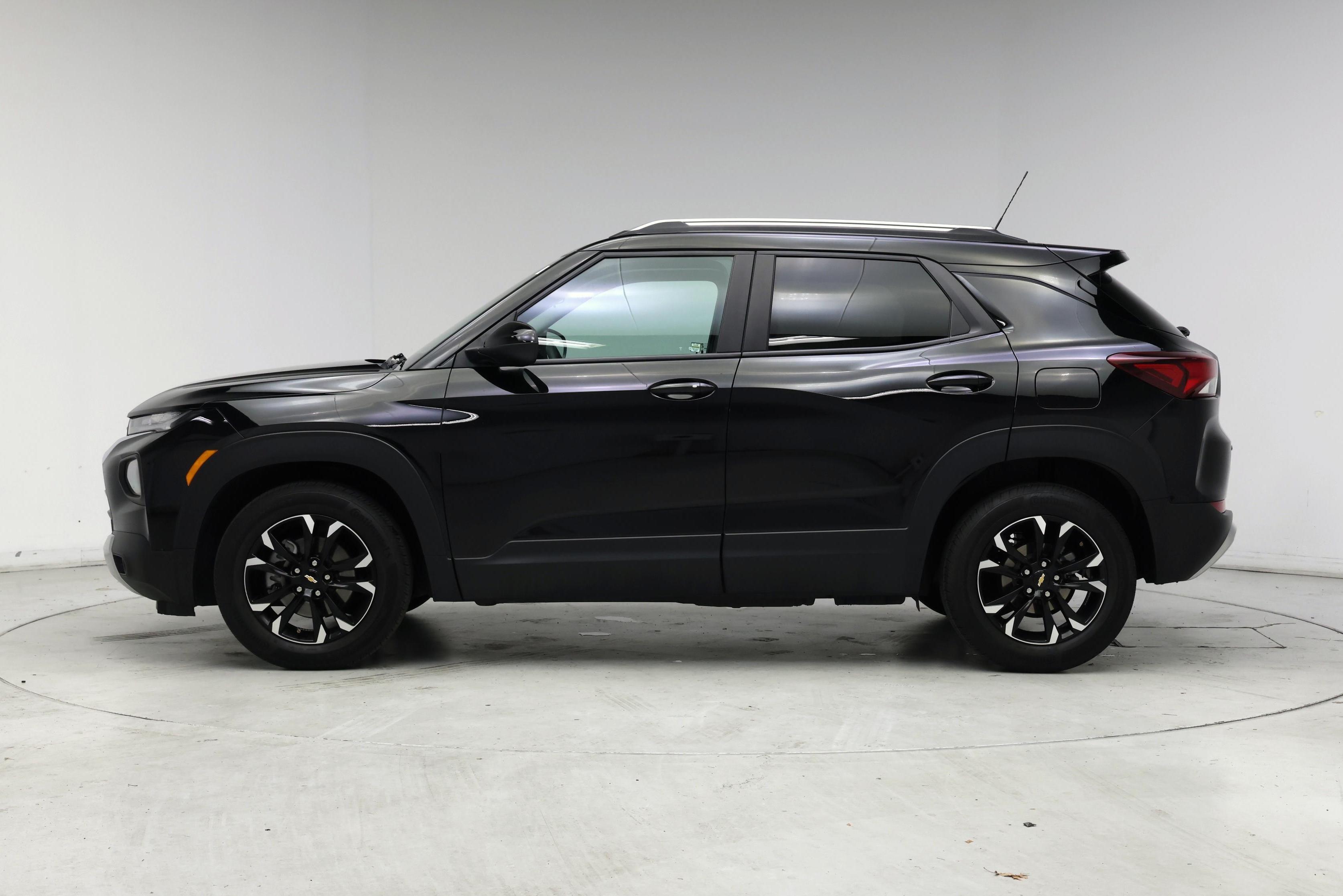 Thumbnail: 2023 Chevrolet TrailBlazer - 3