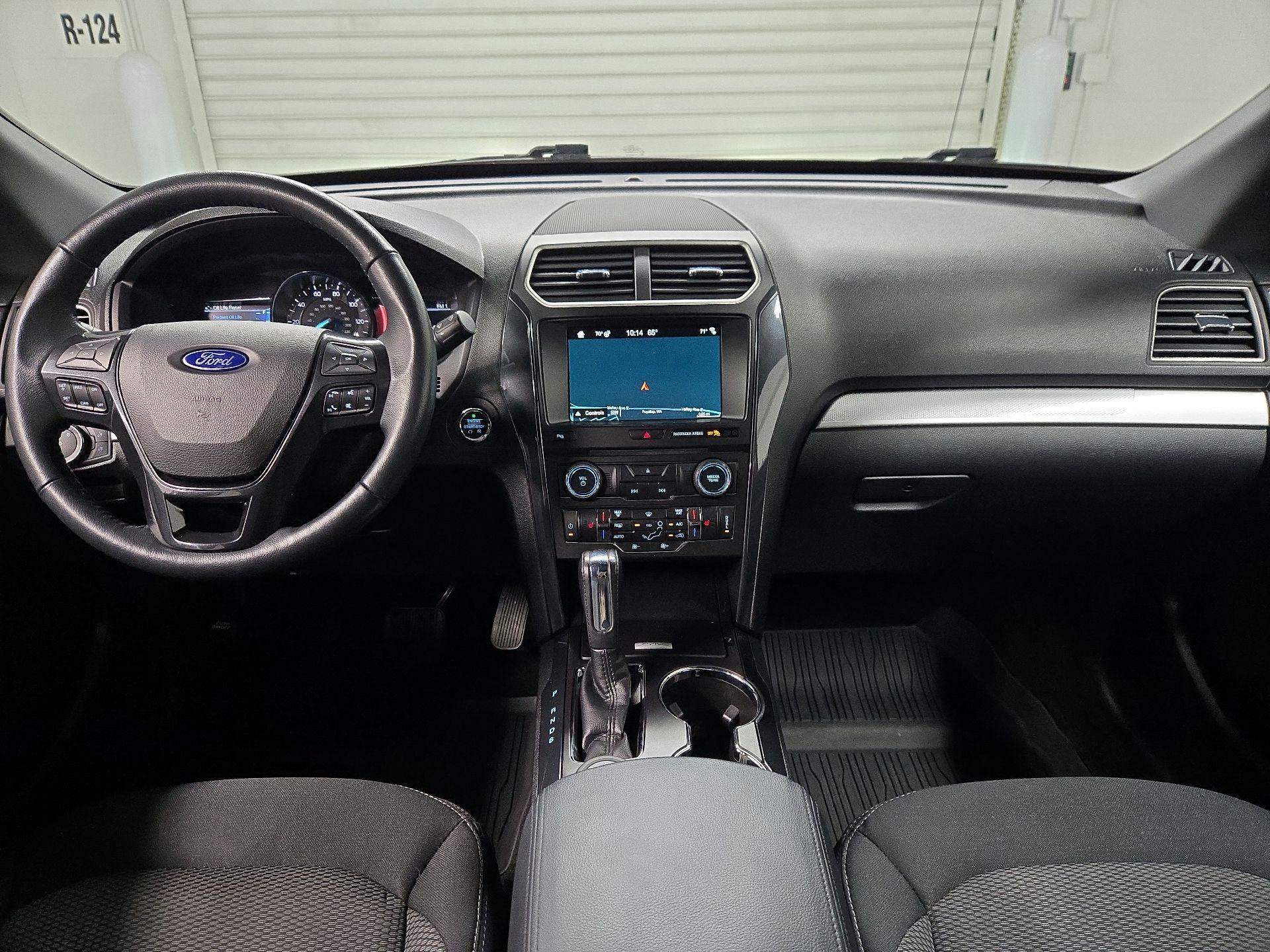 Thumbnail: 2017 Ford Explorer - 9