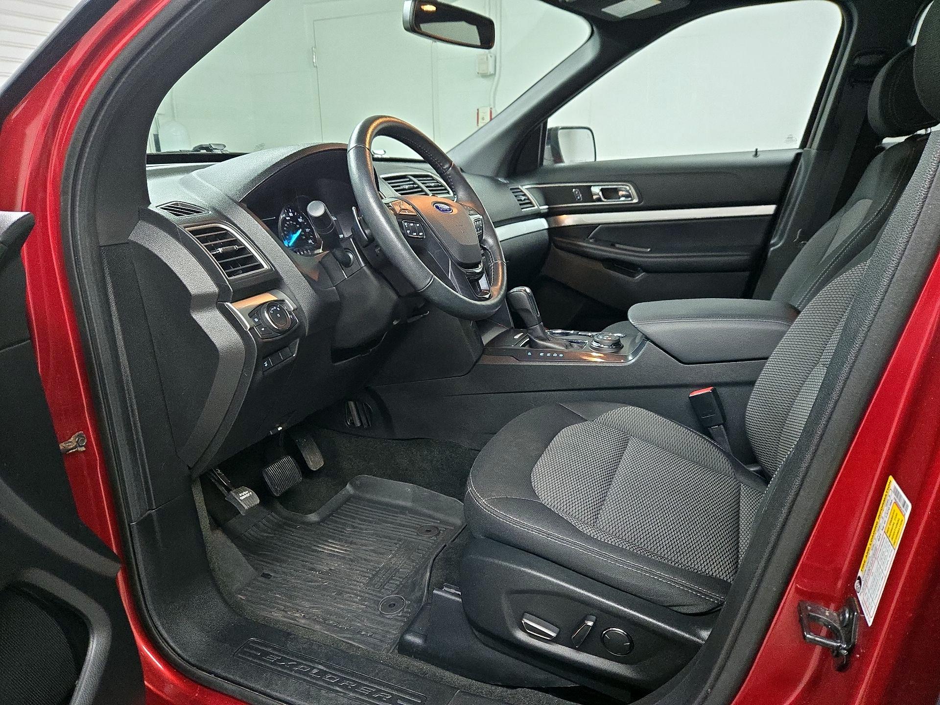 Thumbnail: 2017 Ford Explorer - 11