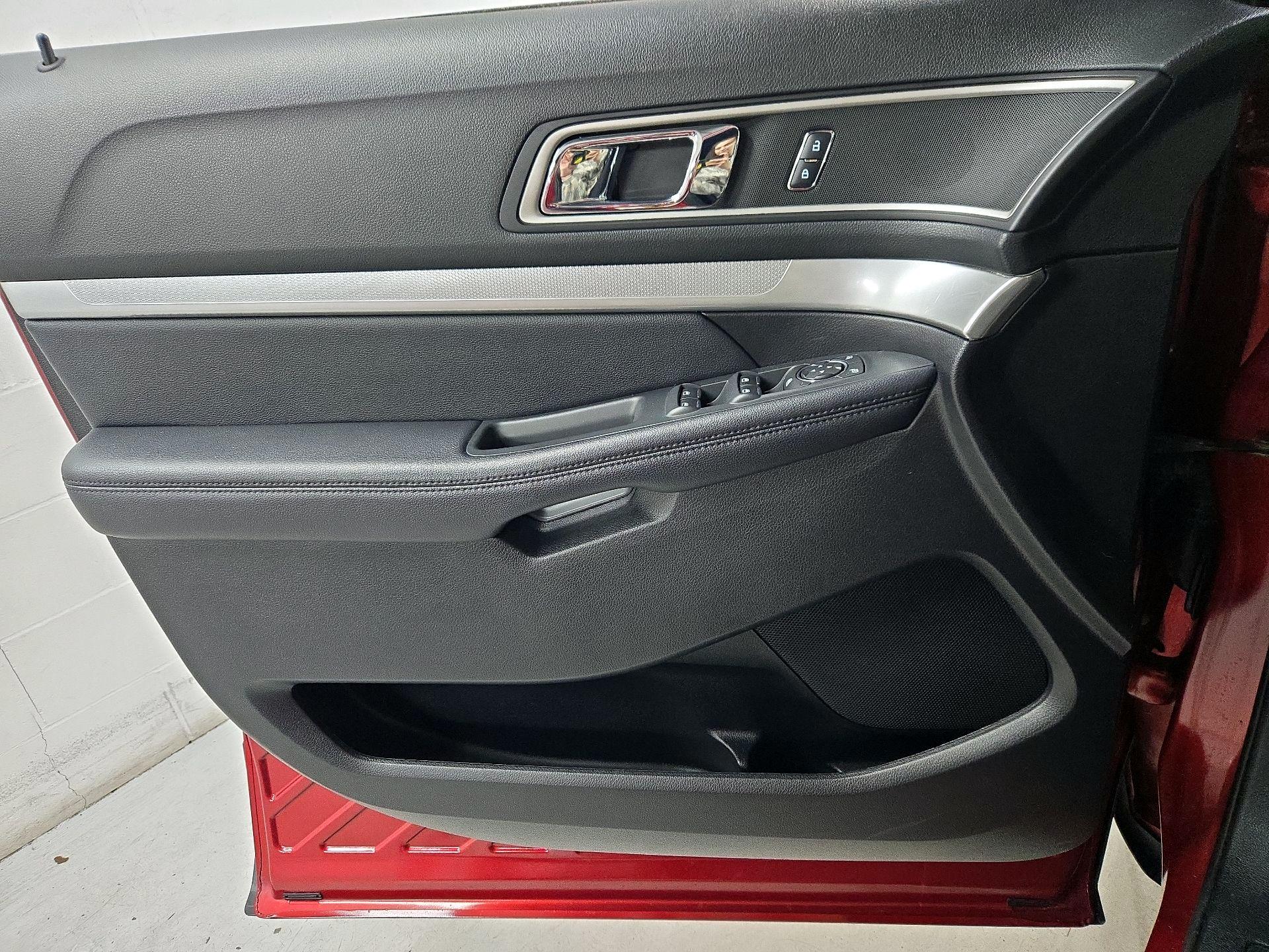 Thumbnail: 2017 Ford Explorer - 12