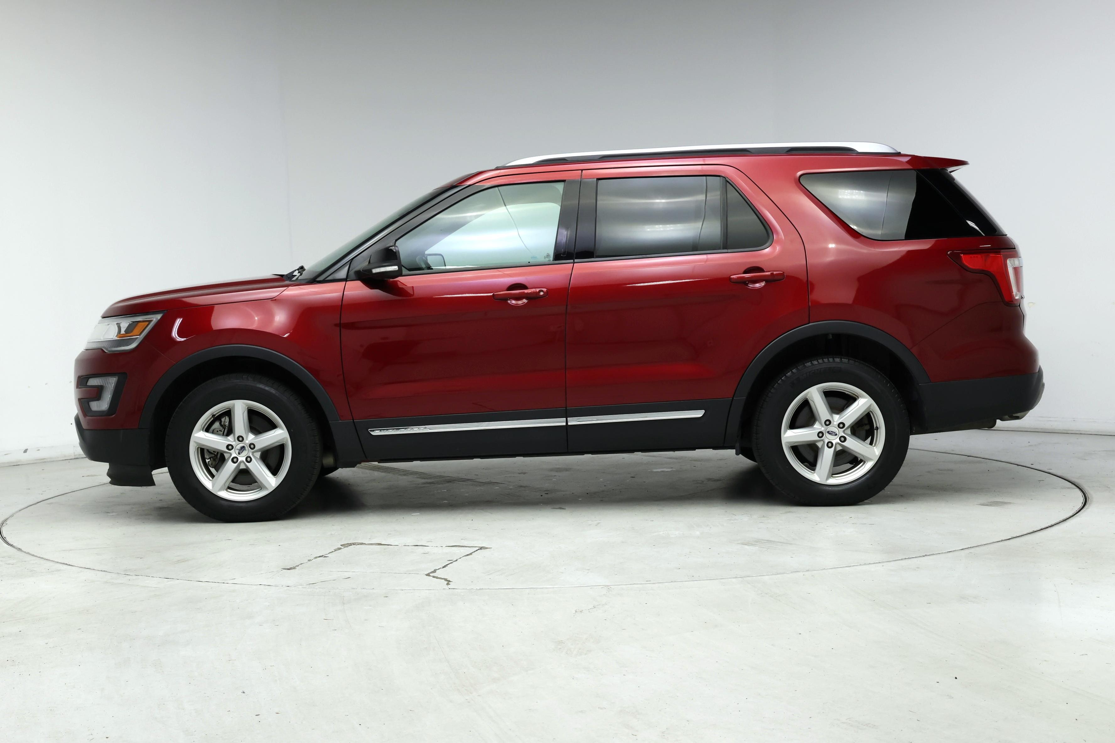 Thumbnail: 2017 Ford Explorer - 3