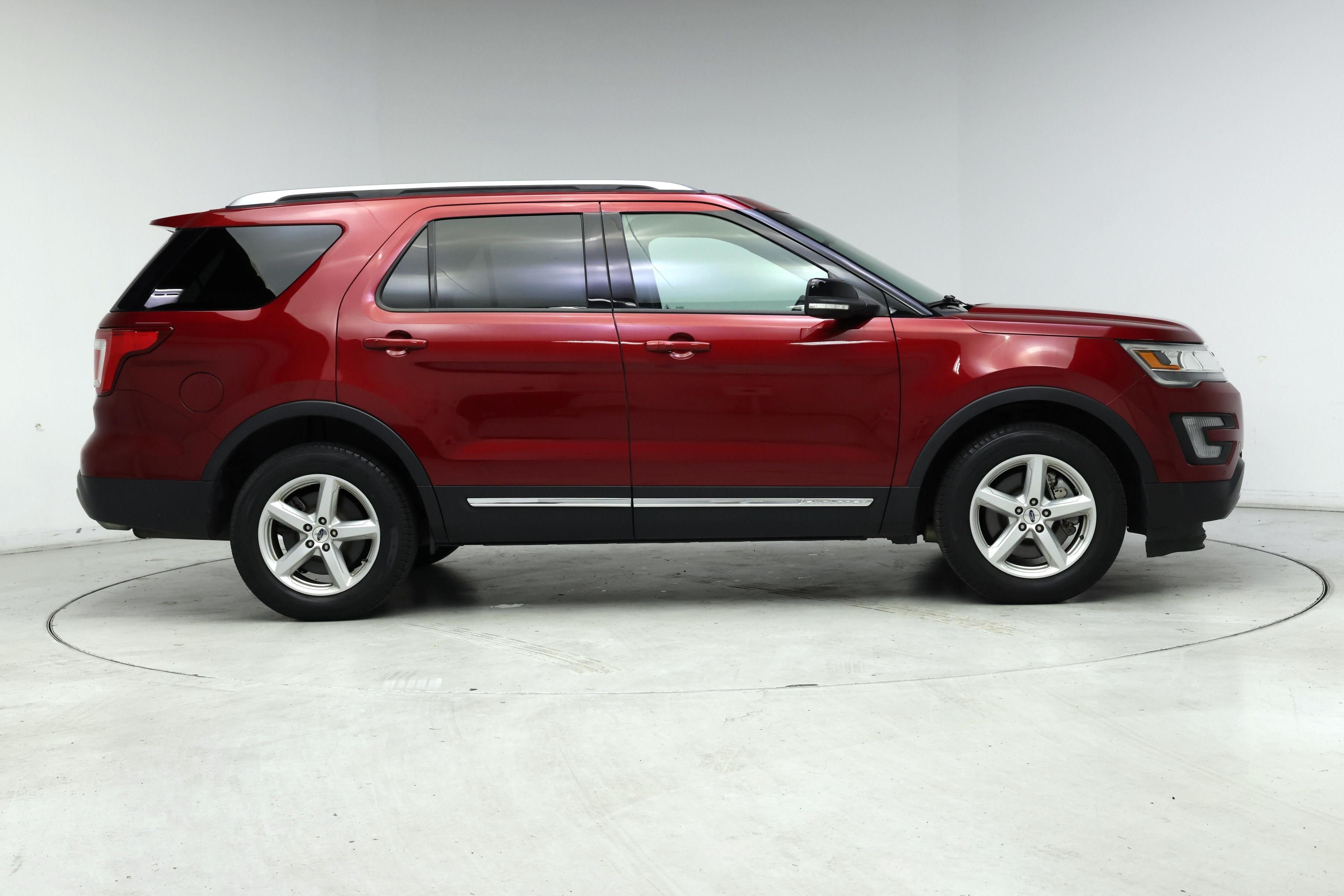 Thumbnail: 2017 Ford Explorer - 7