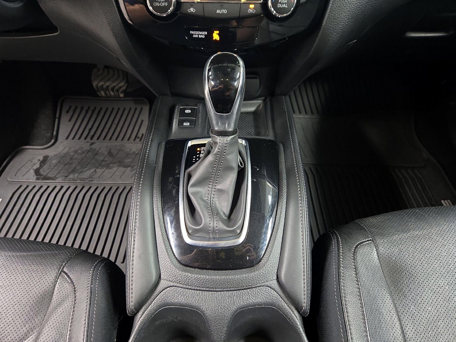 Thumbnail: 2019 Nissan Rogue - 18