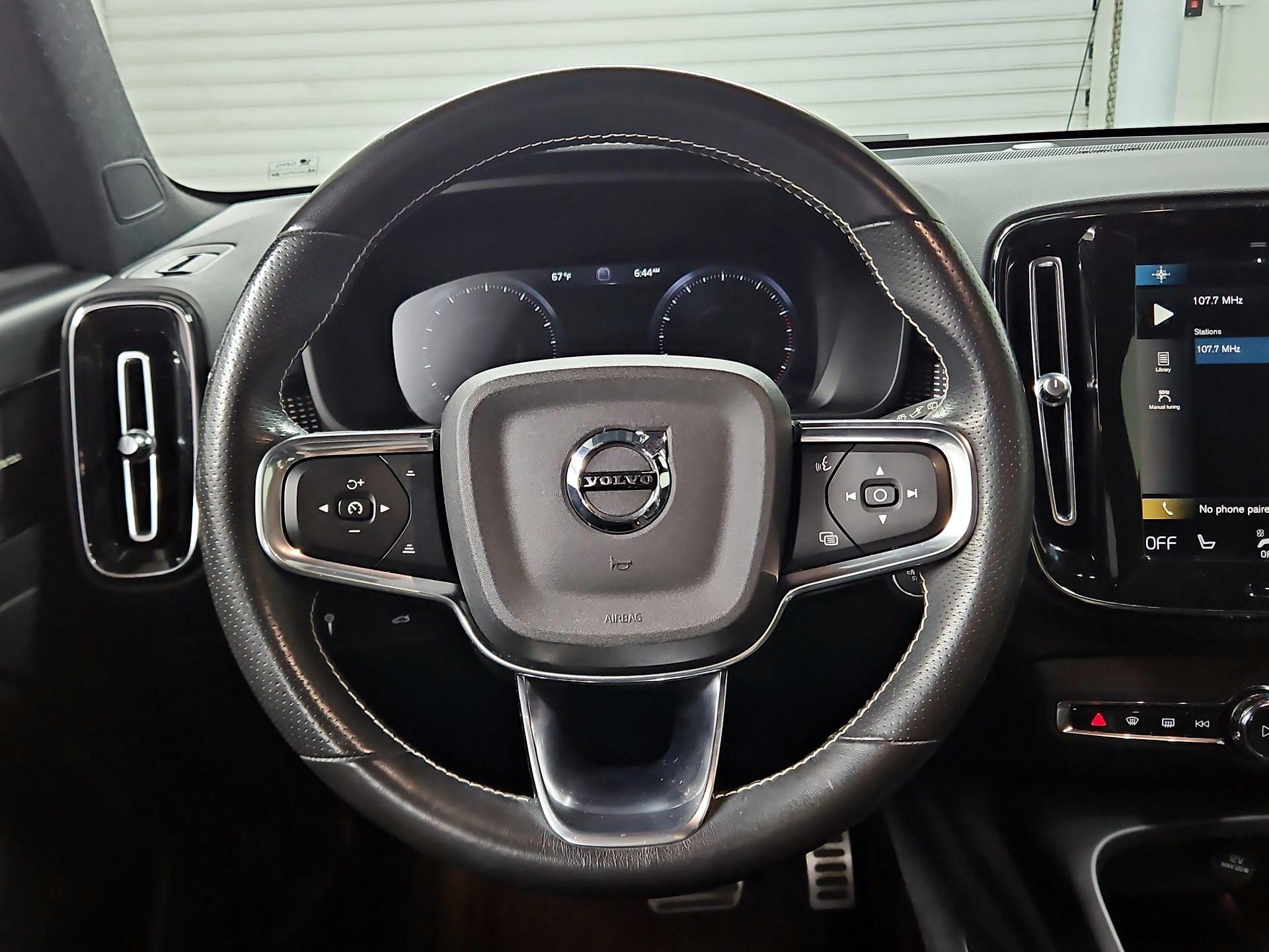 Thumbnail: 2021 Volvo XC40 - 10