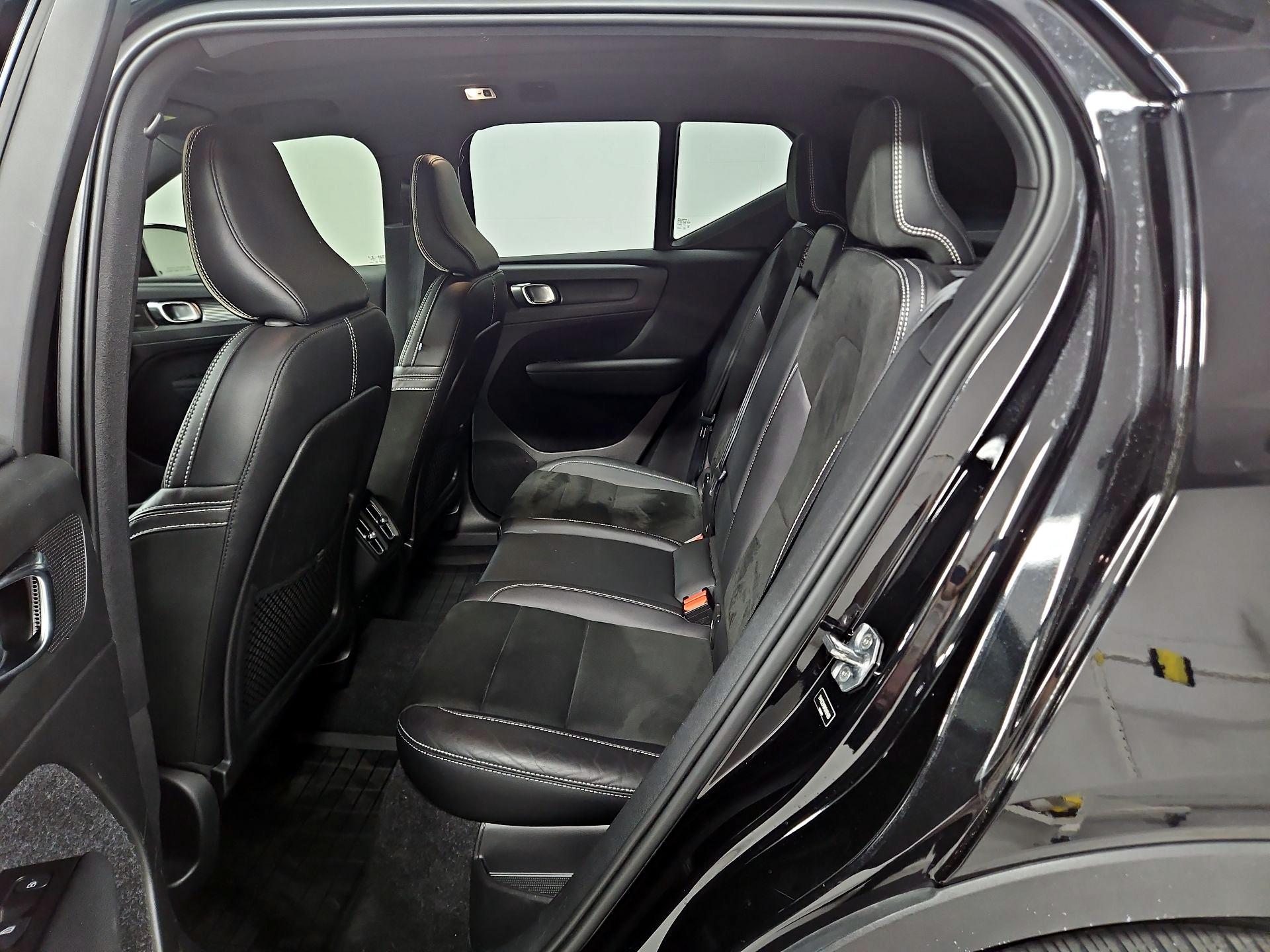 Thumbnail: 2021 Volvo XC40 - 19
